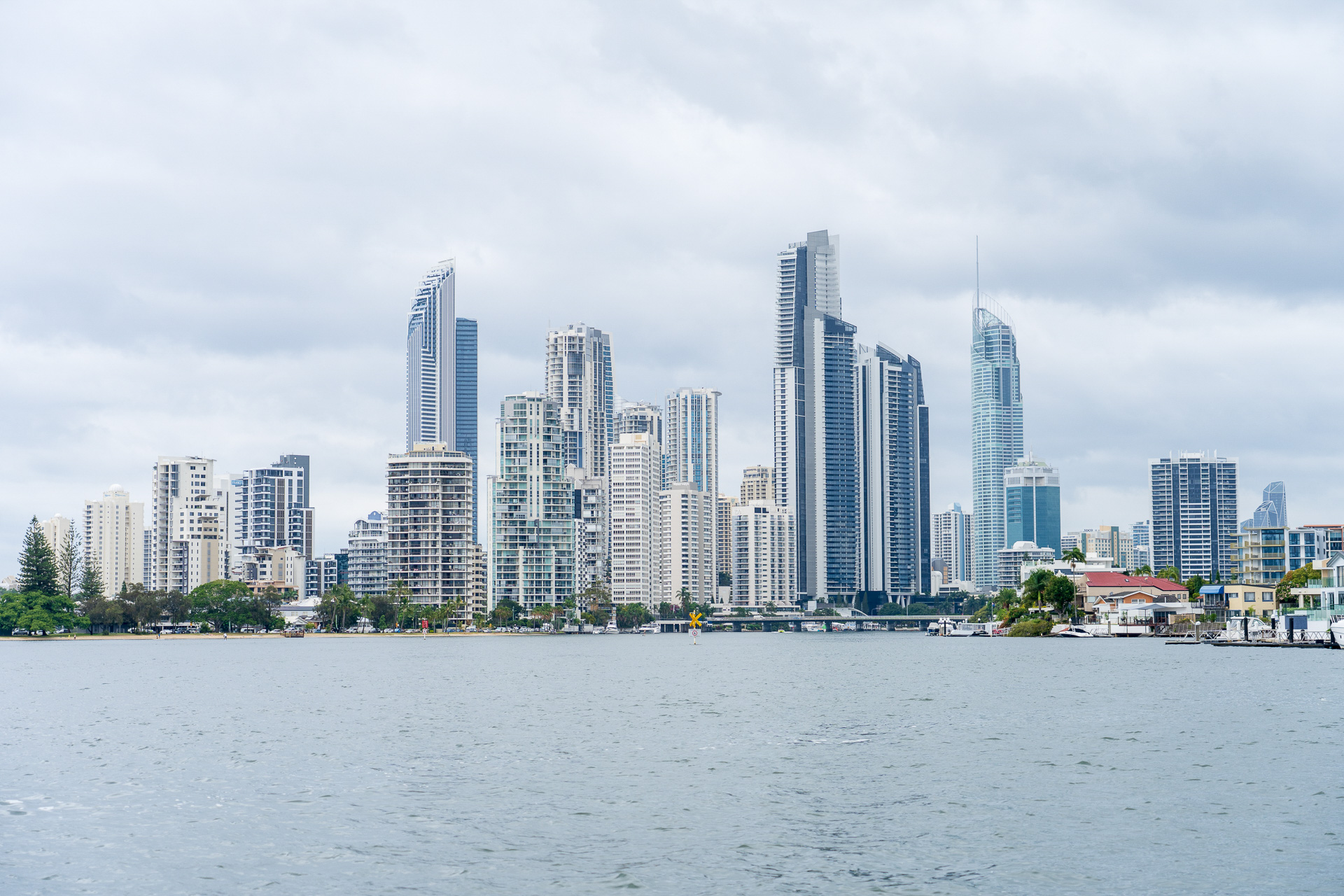 サーファーズパラダイスの高層ビル群