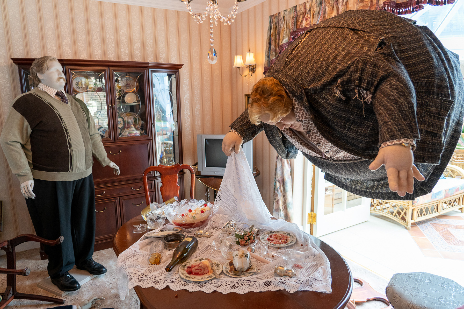 ハリーの怒りの魔法（無意識）で風船のように膨らんでしまったマージおばさん。「ハリー・ポッターとアズカバンの囚人」のワンシーンだ