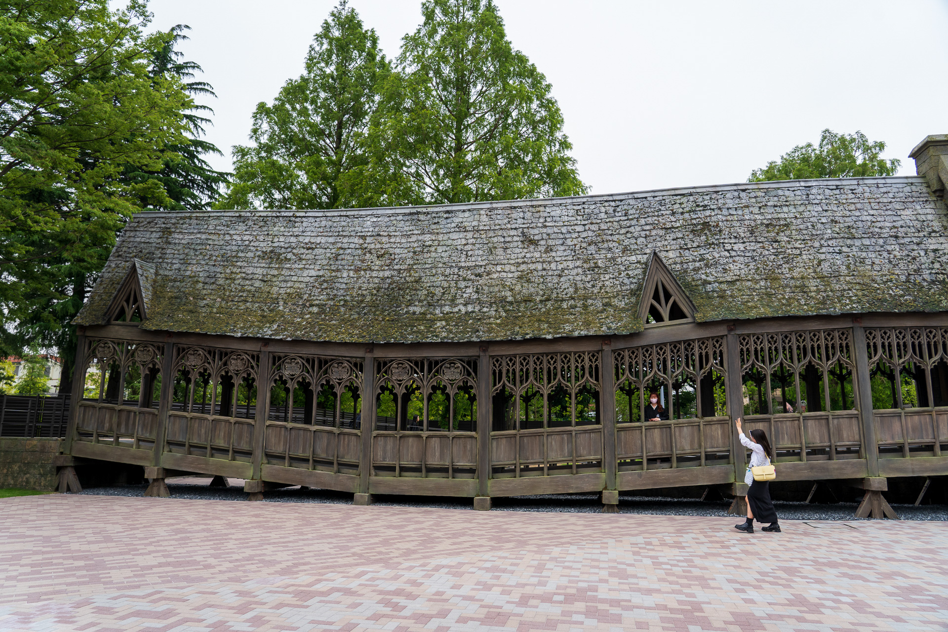 「ハリー・ポッターとアズカバンの囚人」で初登場するホグワーツ橋。当時はこの橋の一部のみが建設され、ほかの部分はCGで制作され合成しているのたとか。なかを自由に歩くことができる