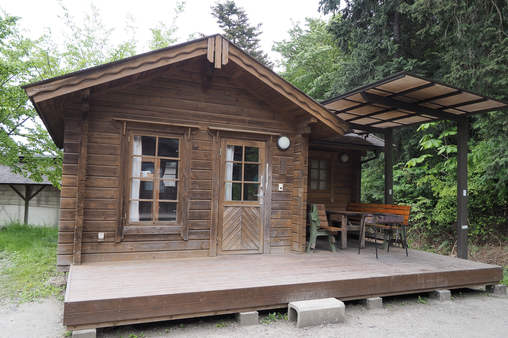 10名まで泊まれるログハウス