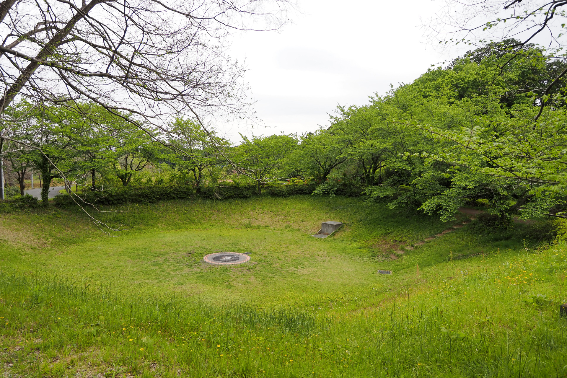 貸切テントサイトも。春は満開の桜が楽しめる