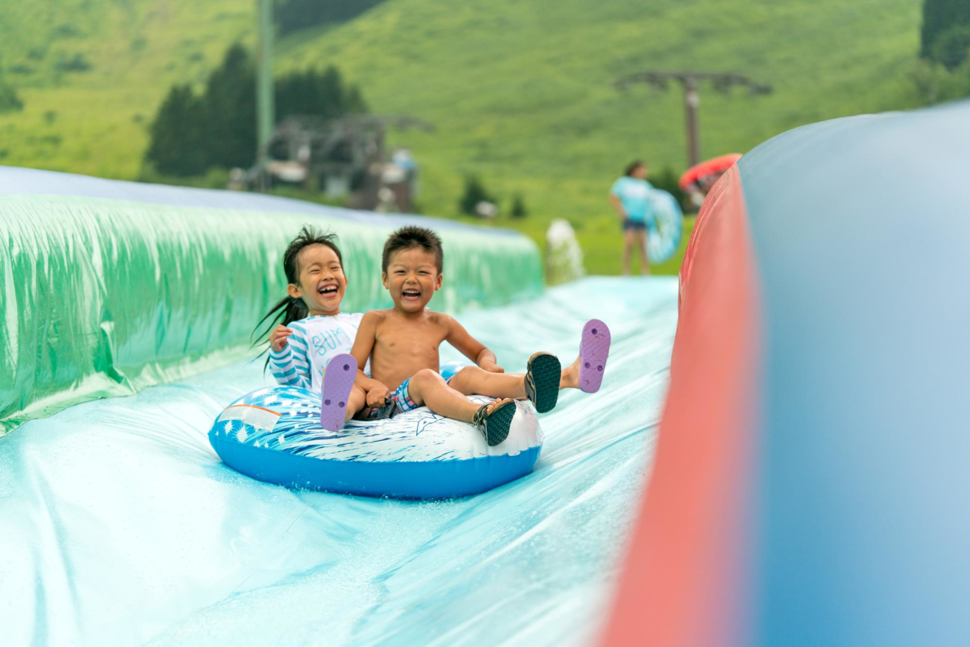 冬のスキーはもちろん、夏のアクティビティや秋の紅葉など1年を通じてリゾートステイが楽しめるという