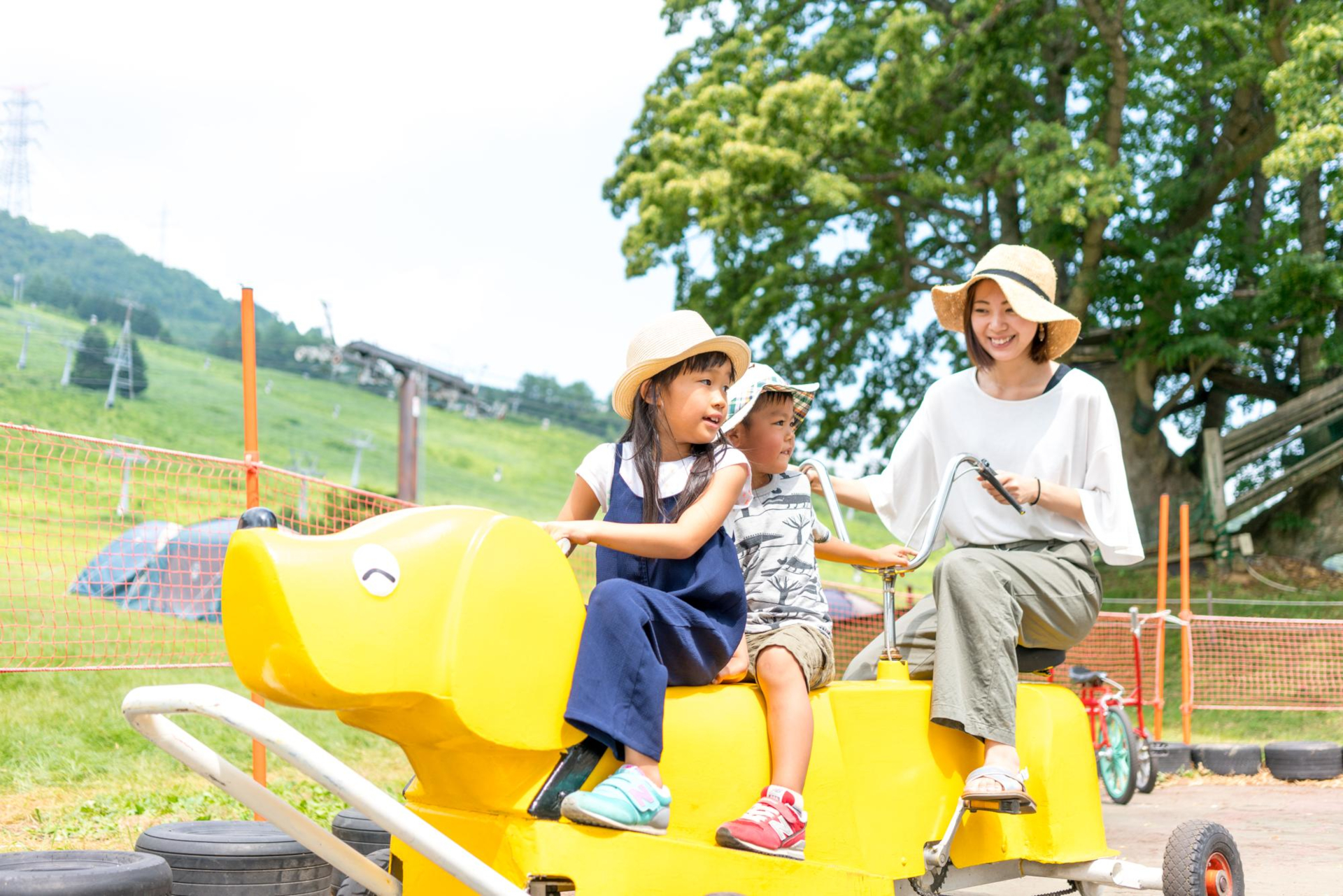 冬のスキーはもちろん、夏のアクティビティや秋の紅葉など1年を通じてリゾートステイが楽しめるという