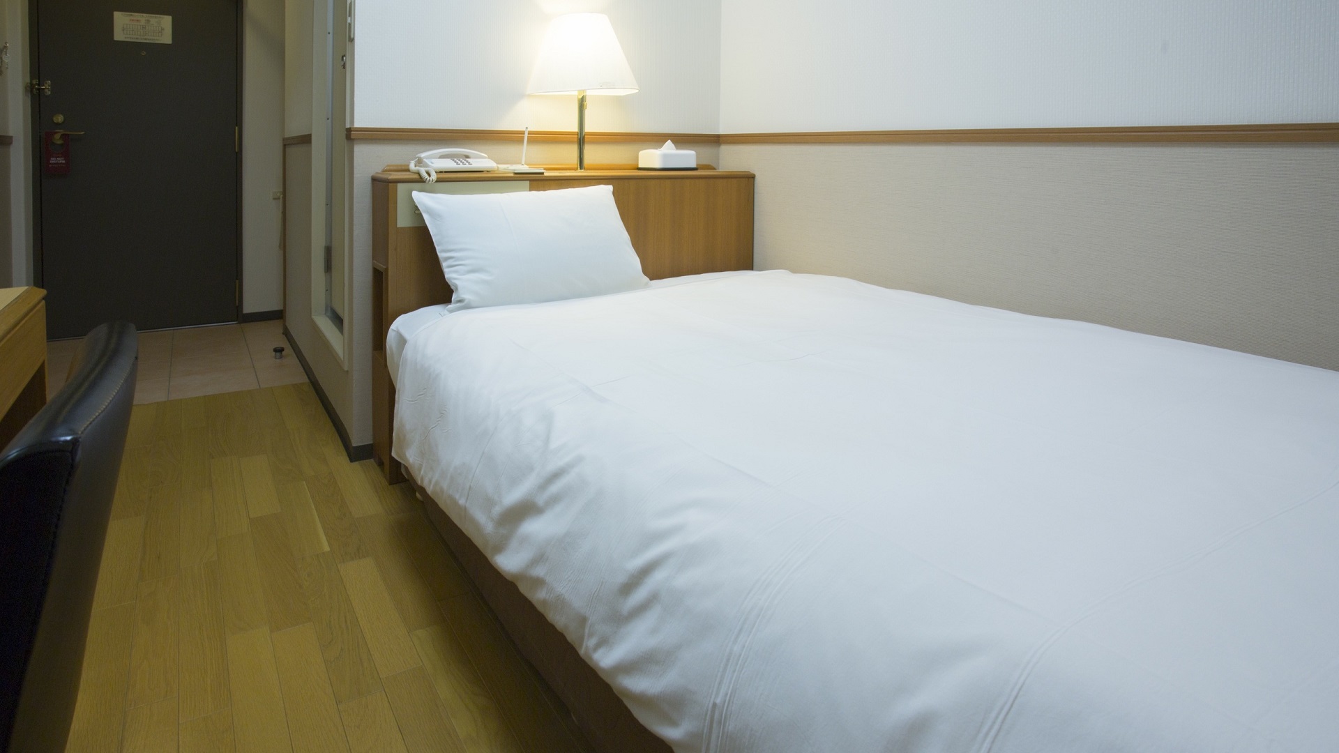 スタンダードセミダブルルーム（148室）