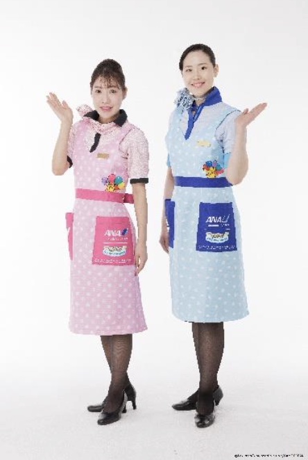 CAエプロンやカクテルナプキン、紙コップ、ヘッドレストカバーもポケモン仕様