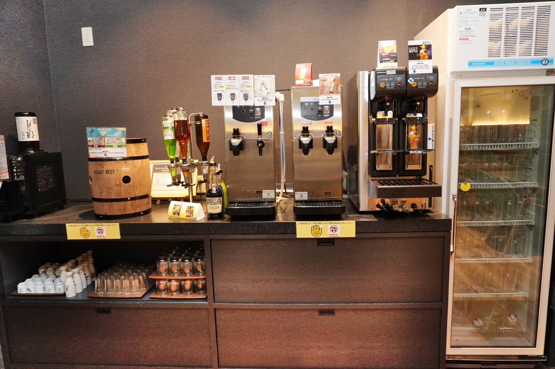 ビール、日本酒、ワイン、カクテルと大人にうれしいアルコールバイキング