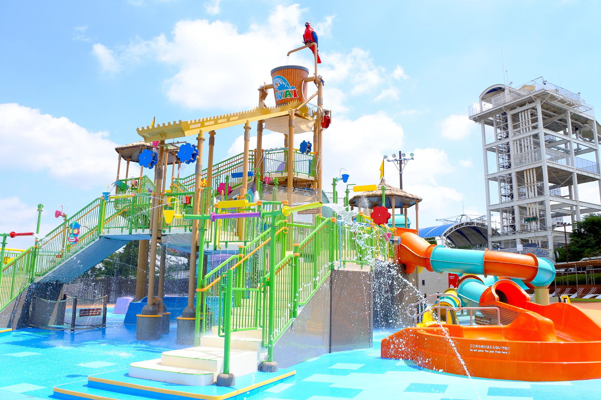 新アスレチックエリア「わいわいジャングル」は巨大バケツが目印！