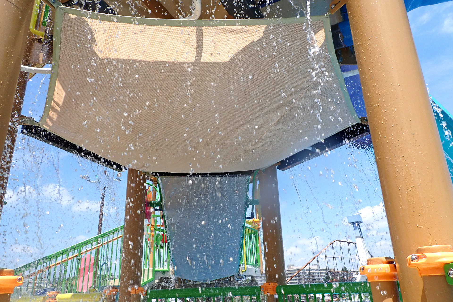 滴る水をゆったり楽しむ場所もありますよ