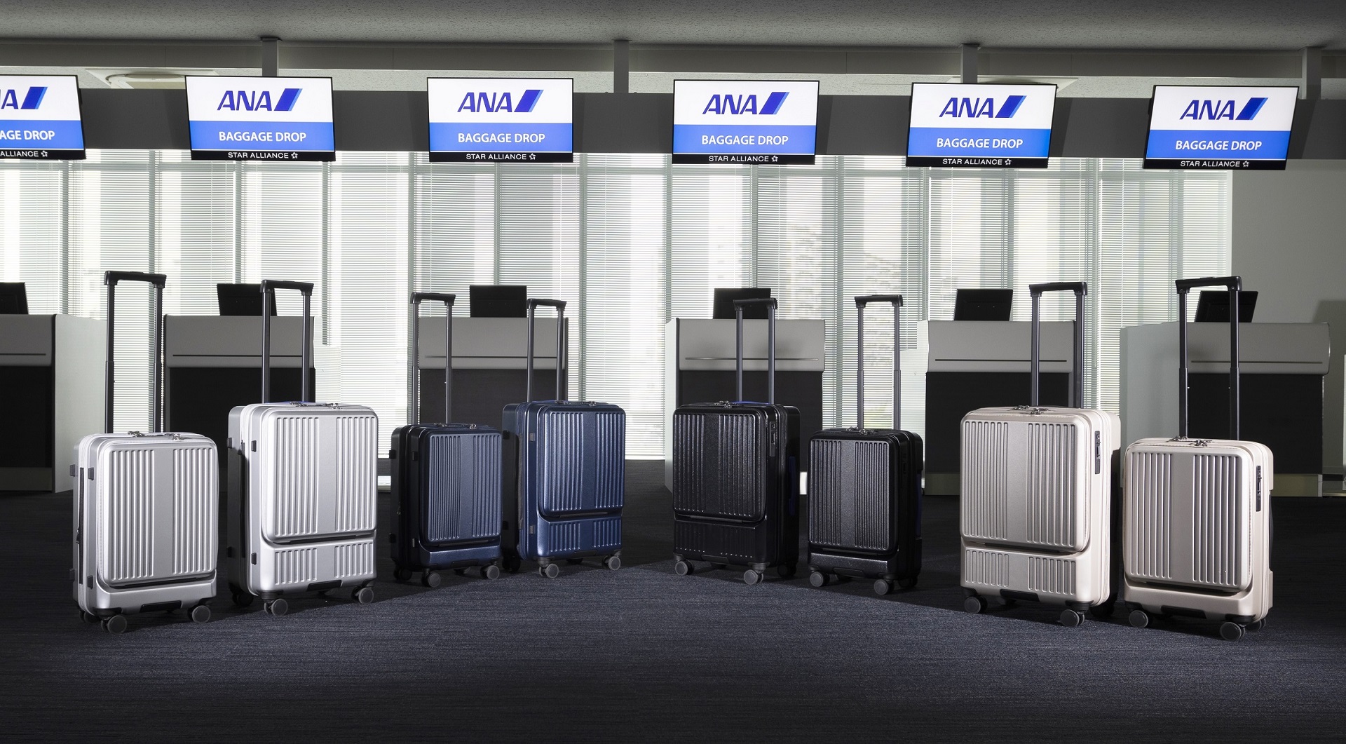 機内持ち込み可能な40Lサイズは販売好調につき増産中とのこと