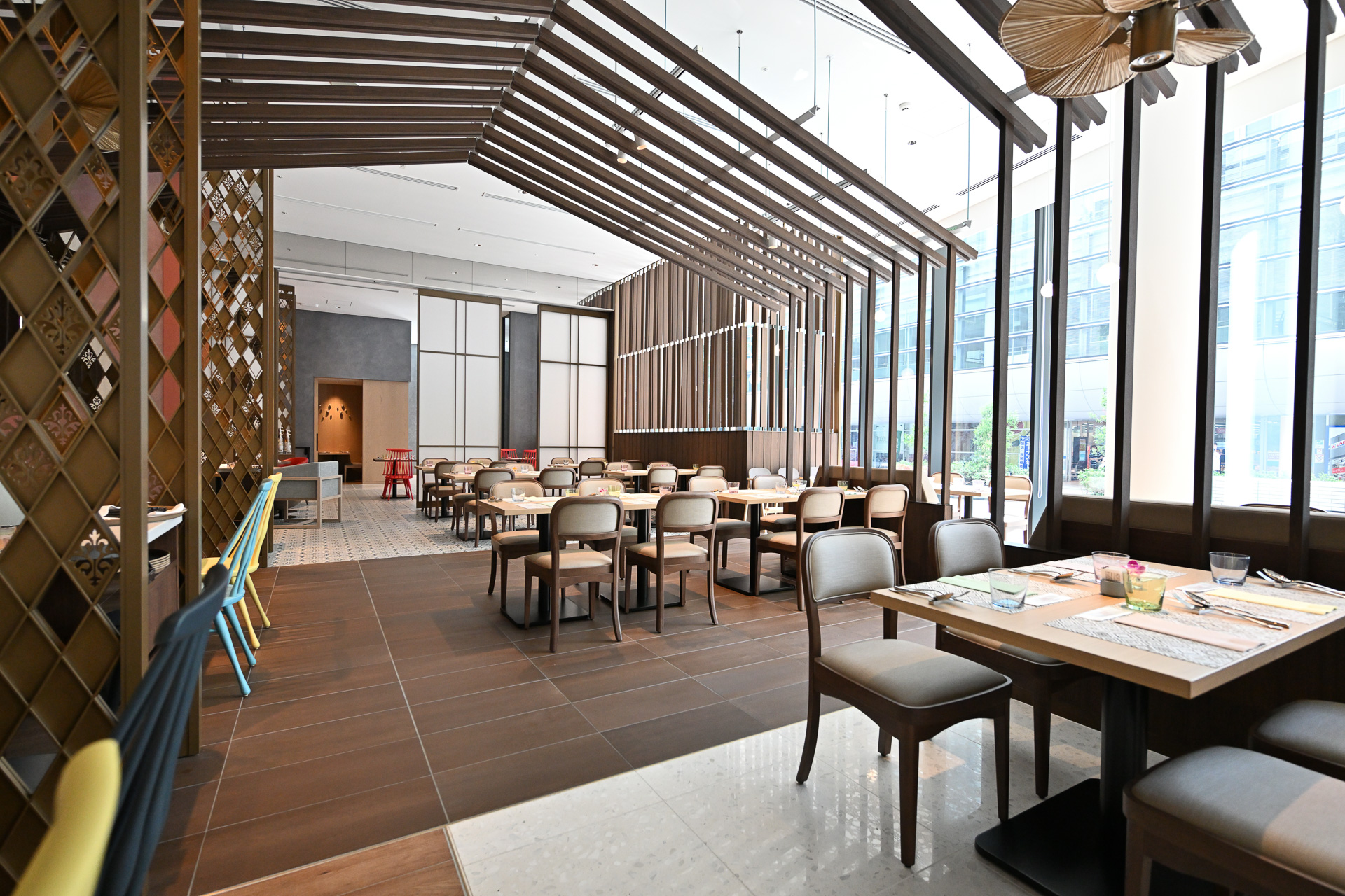 「スアンブア」店内。タイ人シェフが腕を振るう本場の味が楽しめる