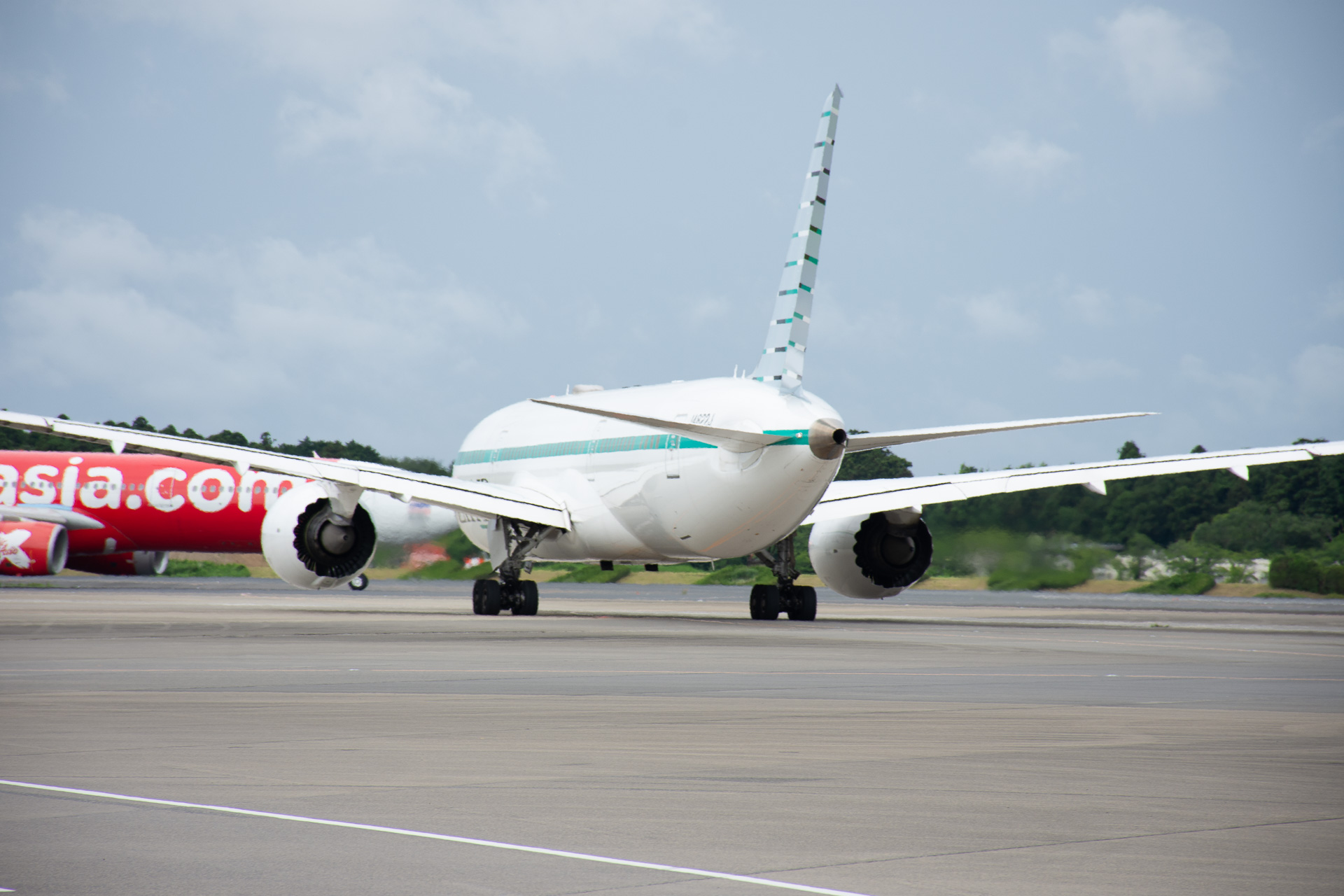 滑走路へ向かうZG95便。離陸は10時ちょうどだった