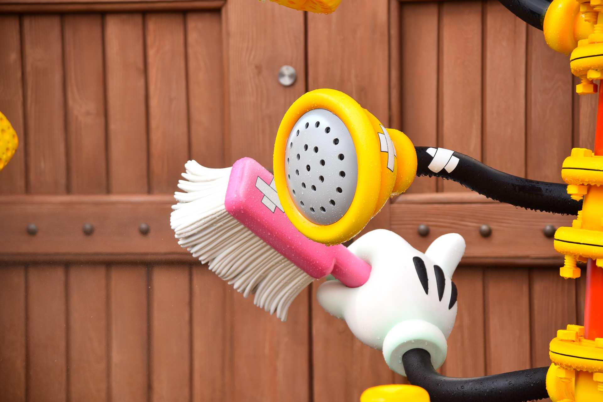 ブラシはピンクとブルーの2つで洗車