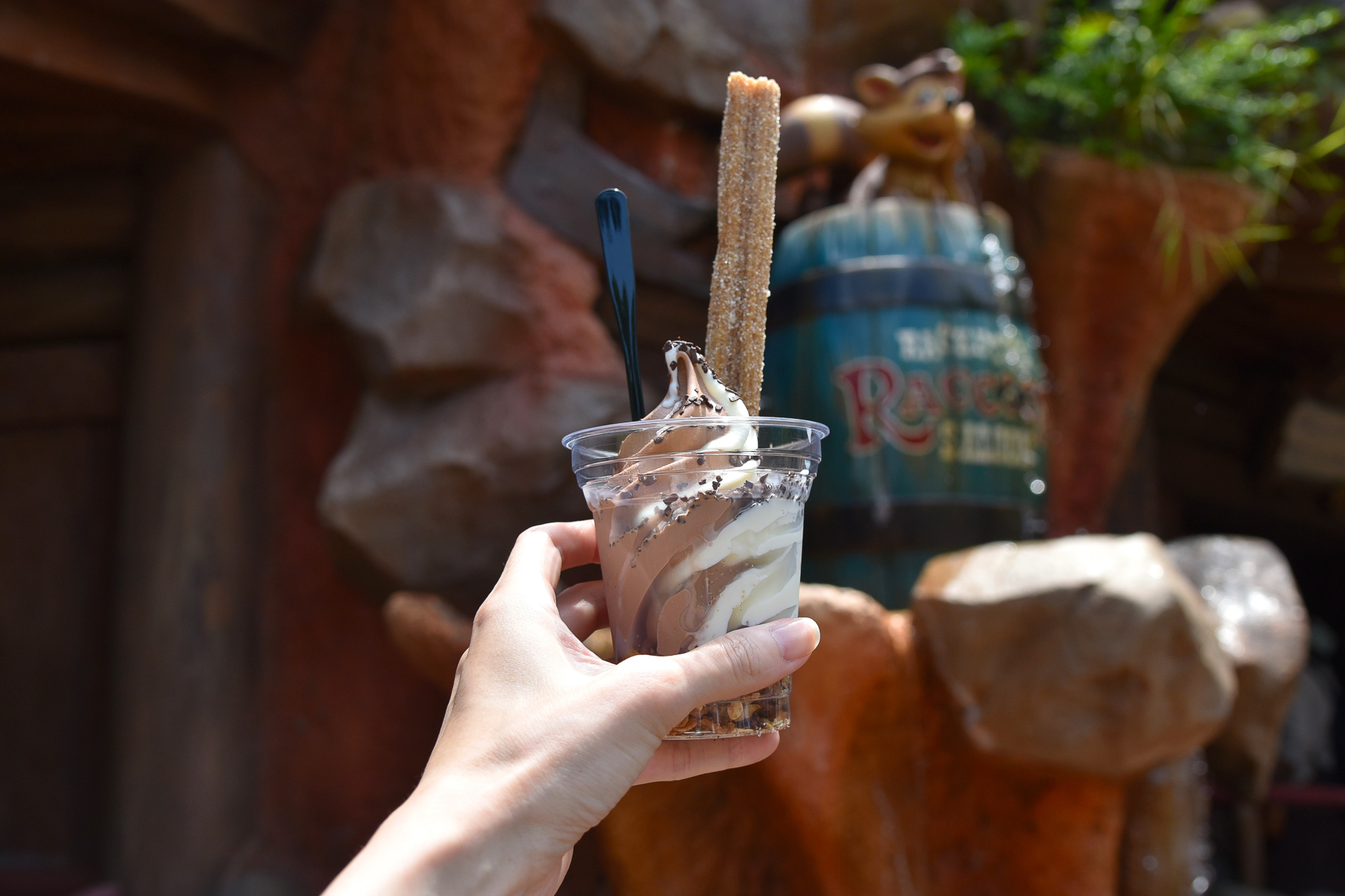 チュロス＆とろ～りソフトをWで楽しみたいなら「クリッターサンデー」一択！