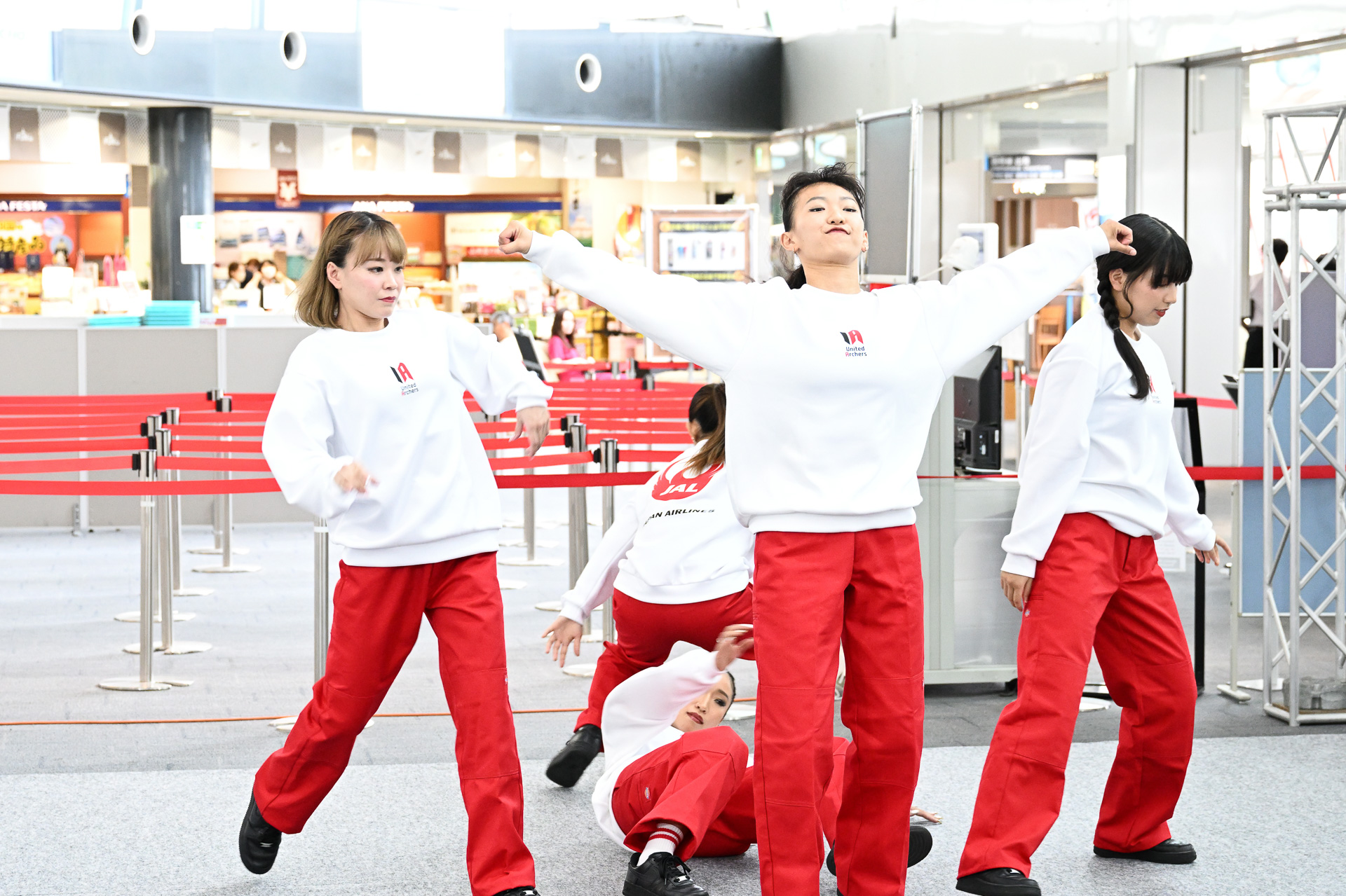 B.LEAGUE所属のプロバスケットボールチーム香川ファイブアローズ公式ダンスチーム「ユナイテッドアーチャーズ」によるダンスパフォーマンス