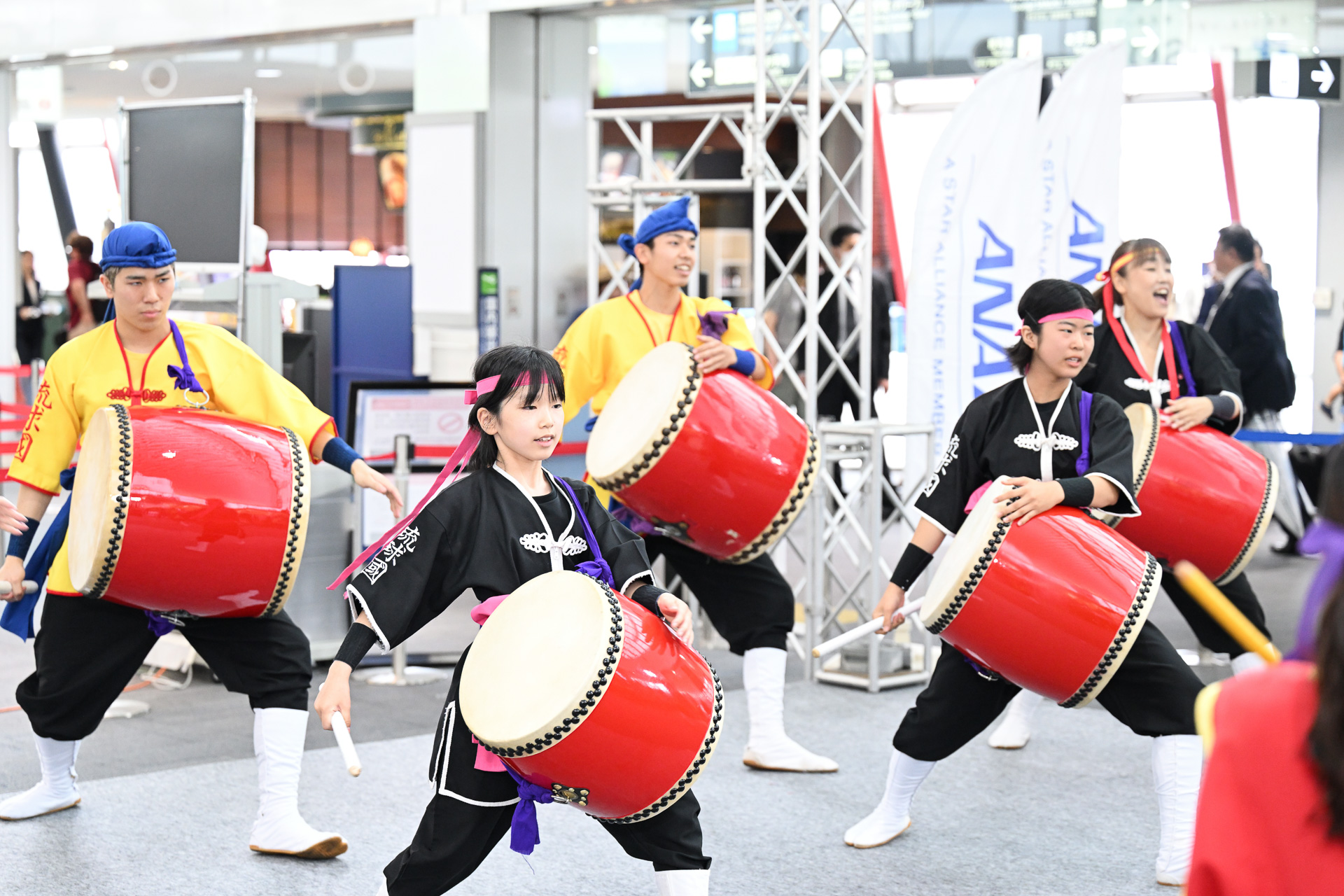 沖縄伝統芸能、エイサーを披露する琉球国祭り太鼓香川支部の皆さん