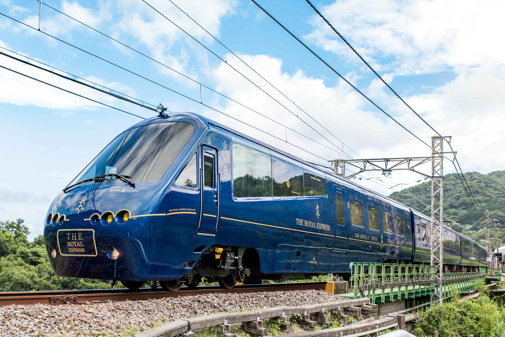 「THE ROYAL EXPRESS」は、伊豆急行の2100系電車R-5編成「アルファ・リゾート21」を改造して生み出された（写真提供：東急）