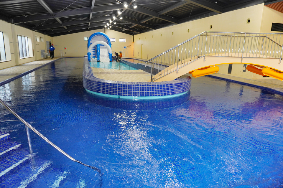 温泉リゾート「箱根小涌園ユネッサン」が大型リニューアル。新設された流れるプールや貸切露天風呂を見てきた! - トラベル Watch