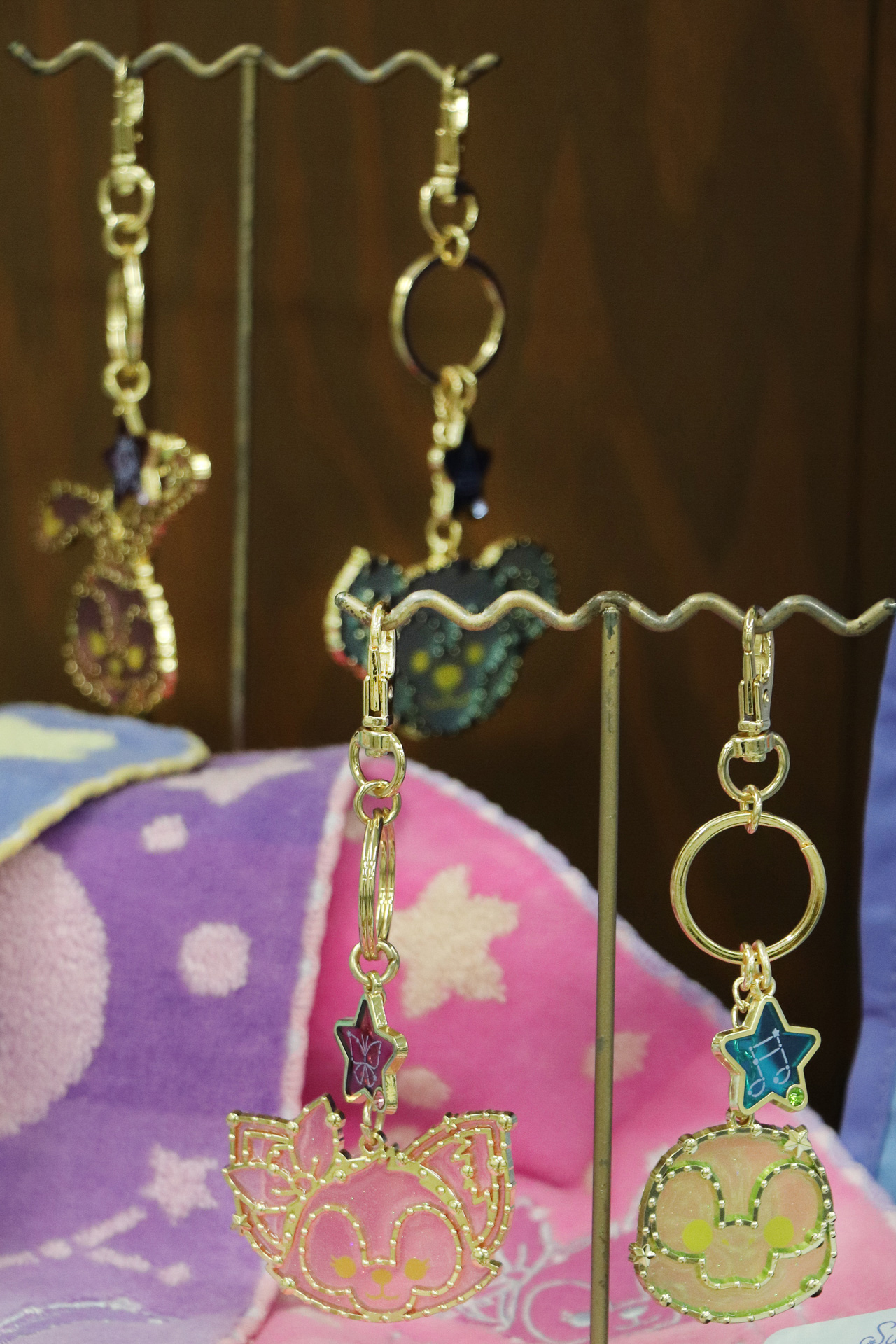 「キーチェーン」（1100円）は、全5種類のどれか1つが入っている。シークレットはどのキャラクター？