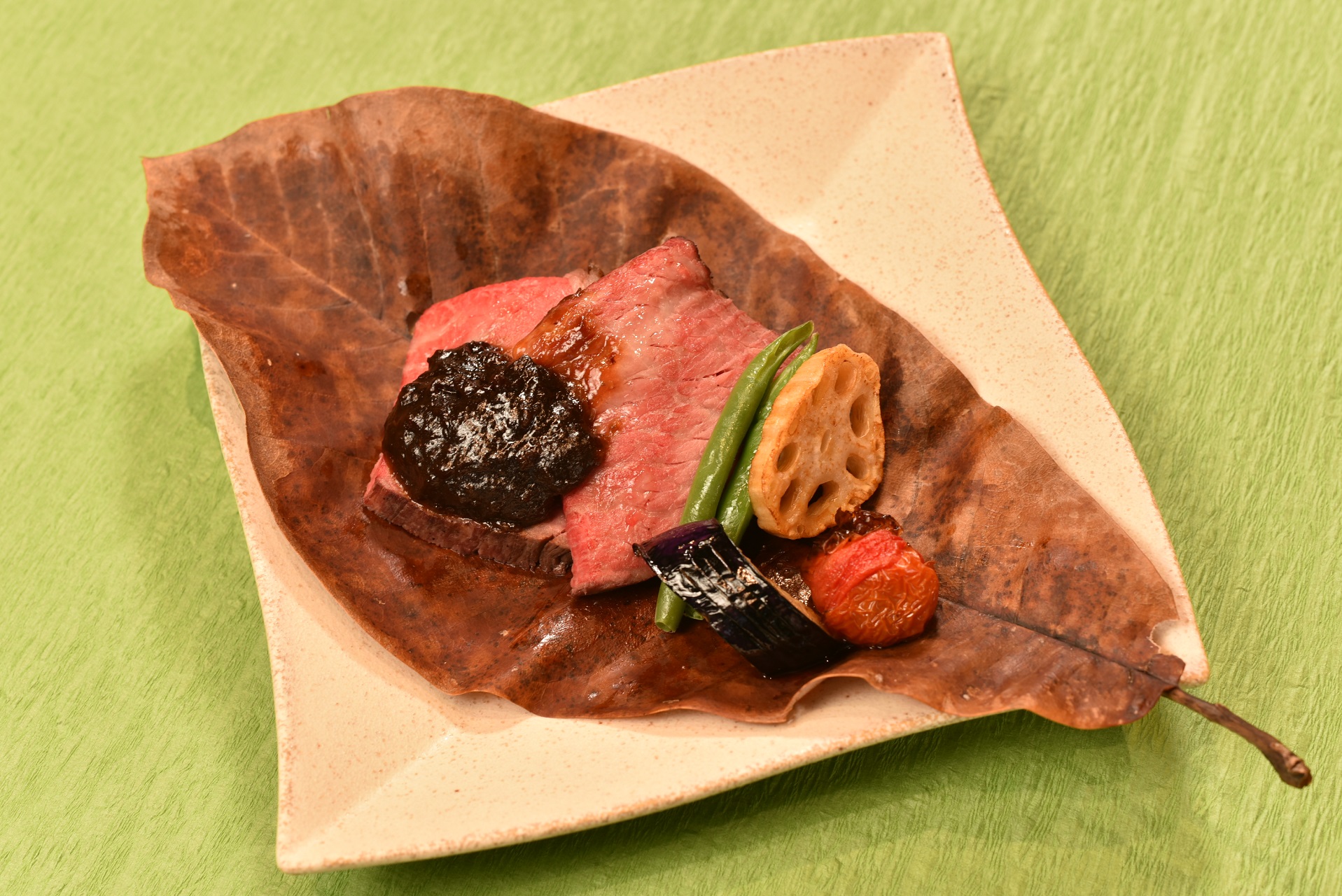 柔らか牛肉の江戸甘味噌朴葉焼（ディナー）