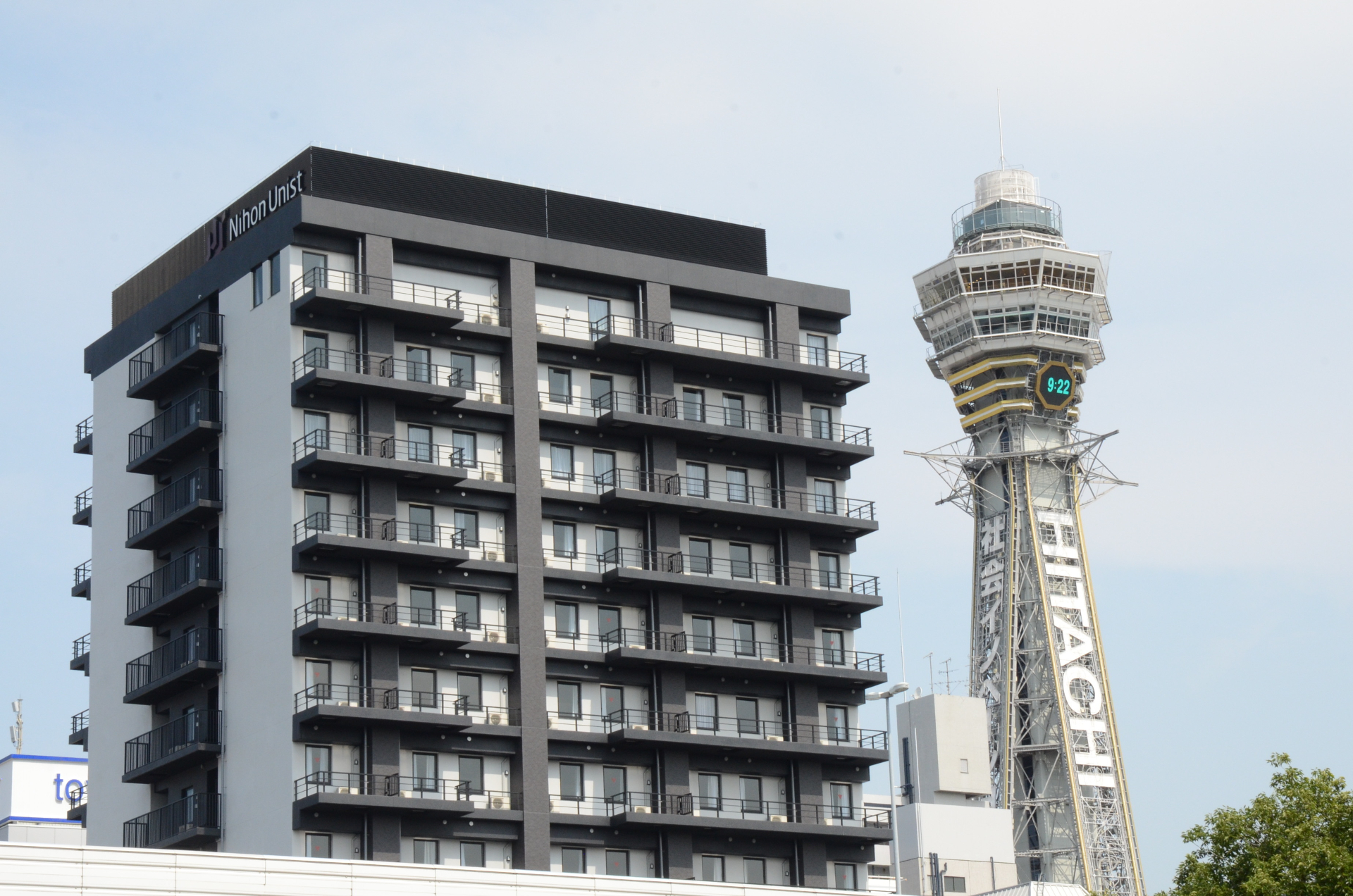 2022年7月に通天閣初の公式パートナーホテルとなった「Willows Hotel 大阪新今宮」