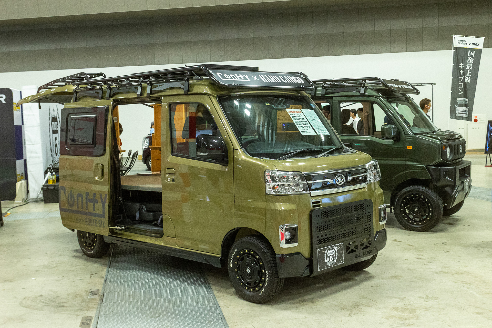 ルートシックスのコンフィ。ベースはダイハツアトレー。リン酸鉄リチウムイオンバッテリー、12Vクーラー、FFヒーター、1500Ｗインバーター、ソーラーパネル、ソーラー＆走行充電など標準装備