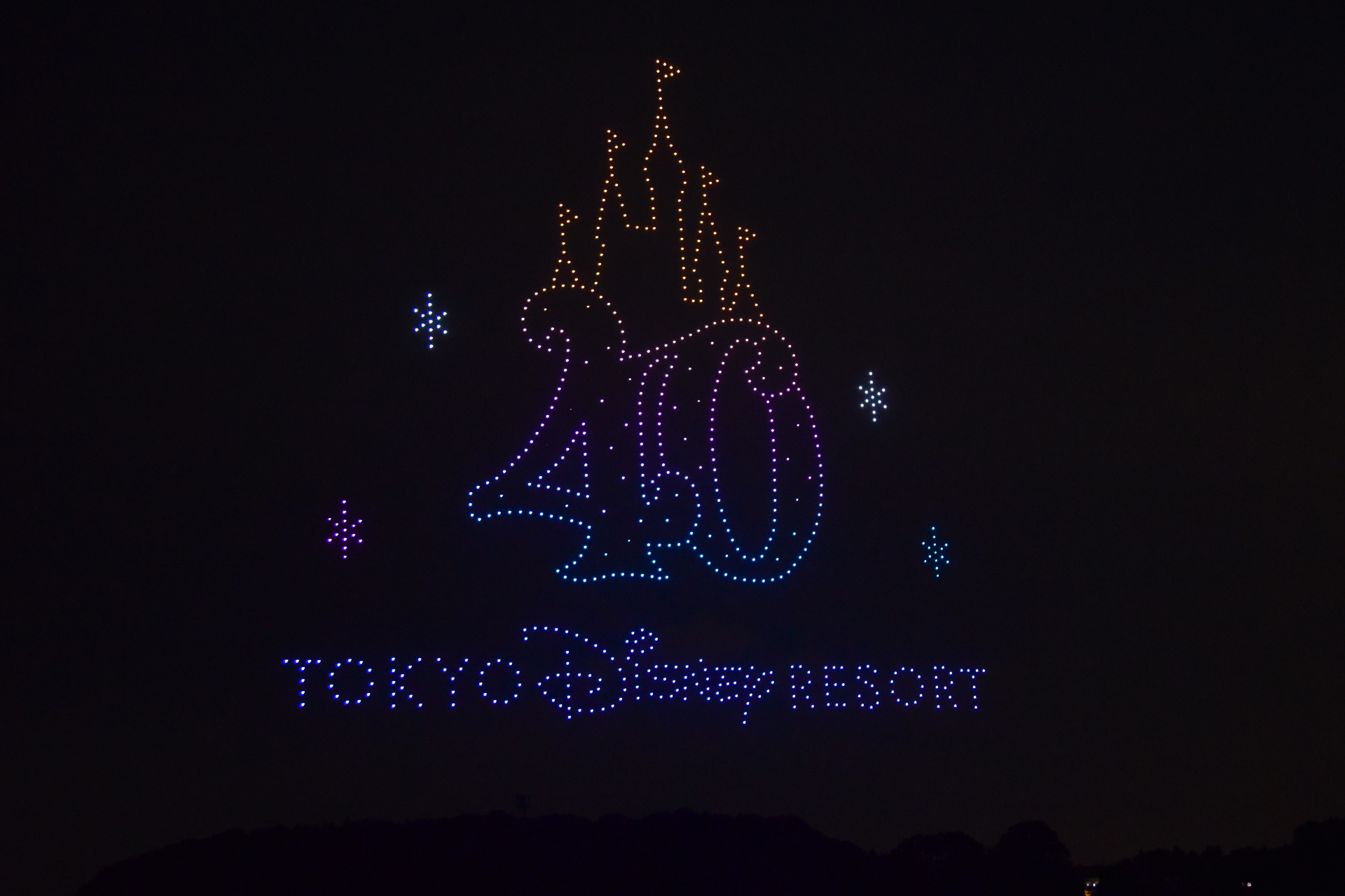 40周年のロゴも！グラデーションも美しく出ていてうっとり