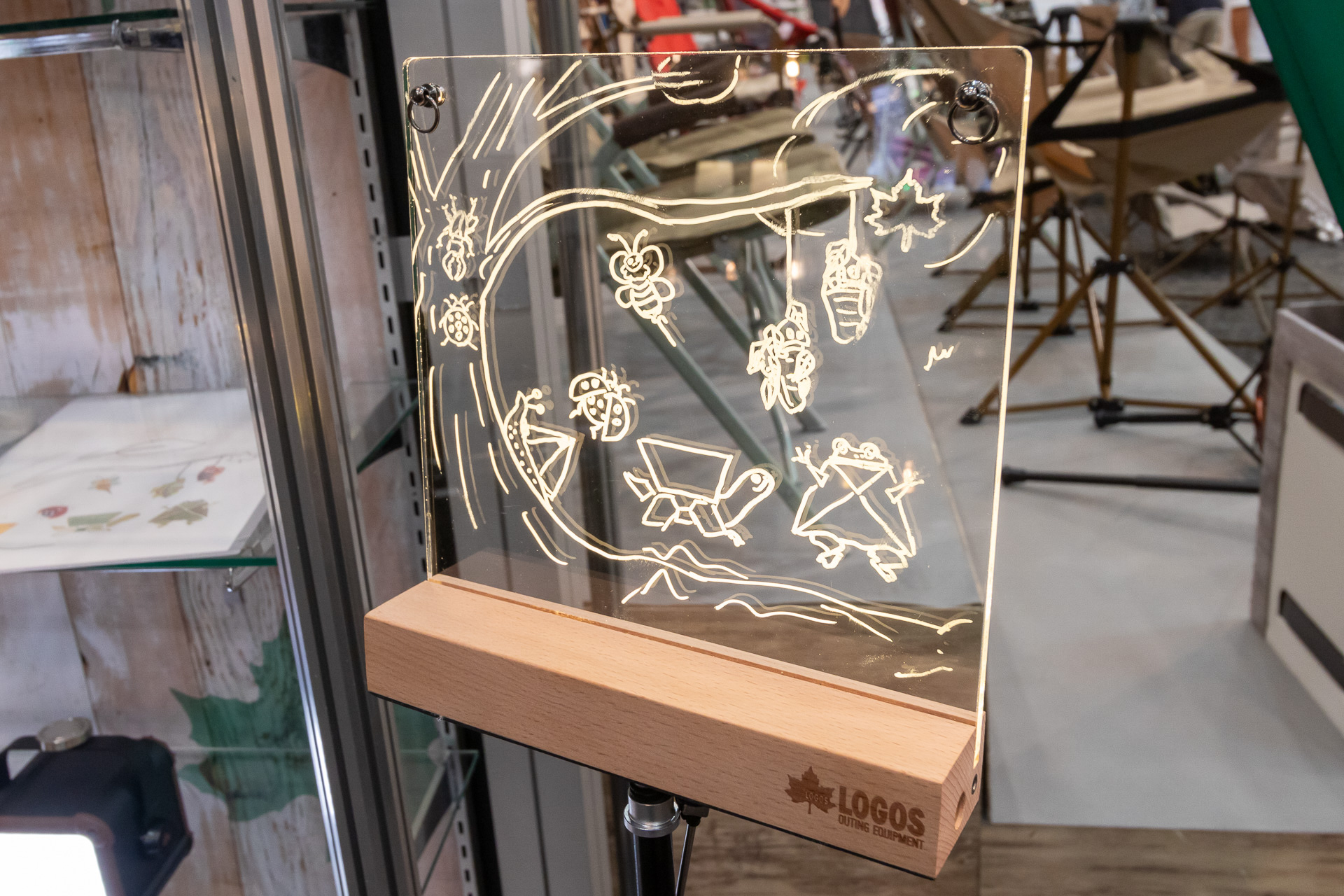 光るお絵描きプレート（4950円）