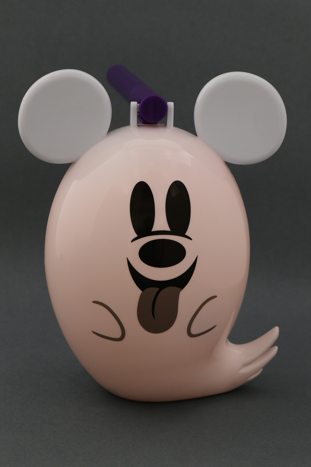 夜のパークでは足元を照らすのに便利