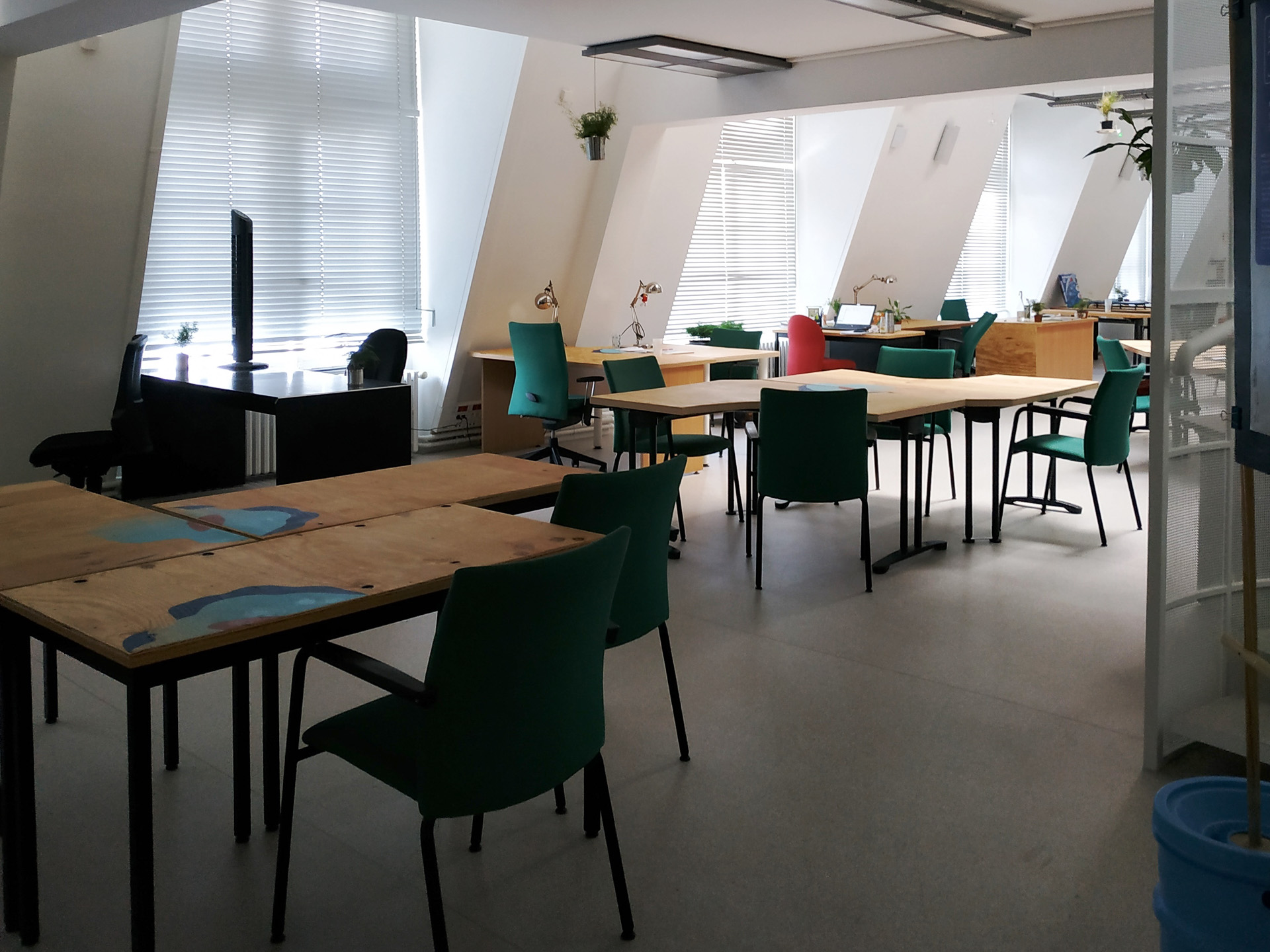 2019年の熱波中にたどり着いた市役所の冷房室は、冷房が故障中で薄暗いだけ。心底がっかりでした