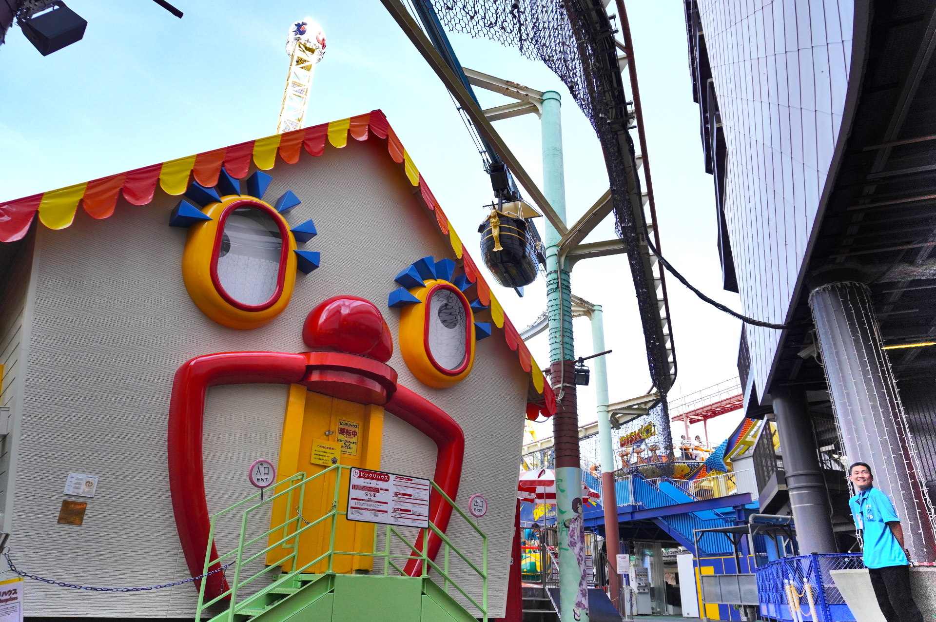 夏は涼しいミスト噴射スポットも