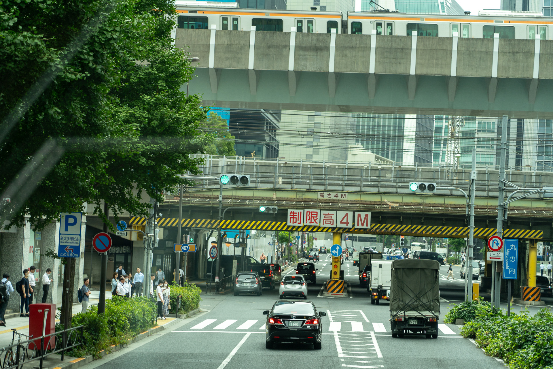 高架の下をくぐるときはヒヤヒヤドキドキ