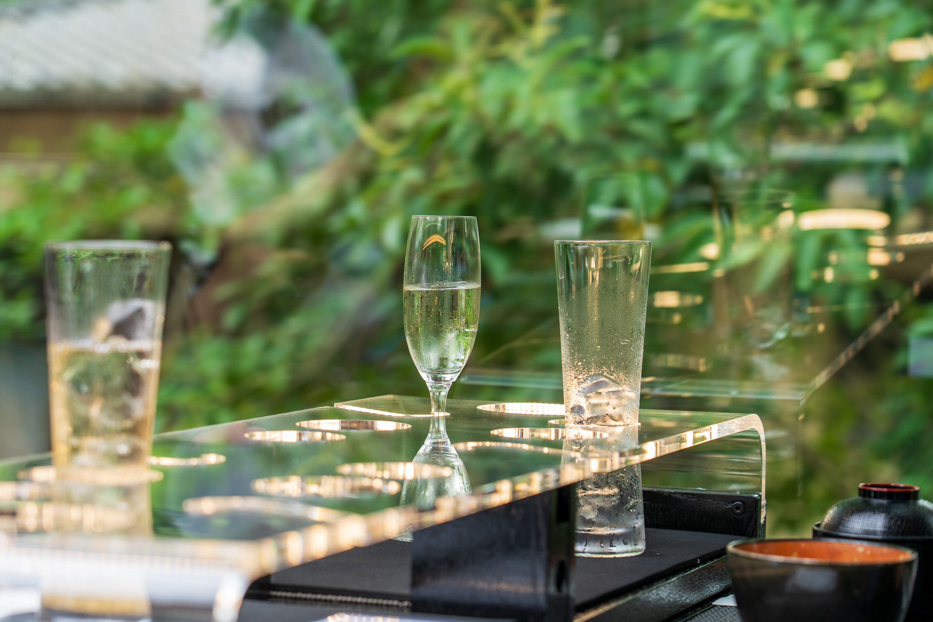 隣のテーブルもお酒が進んでいたようだ