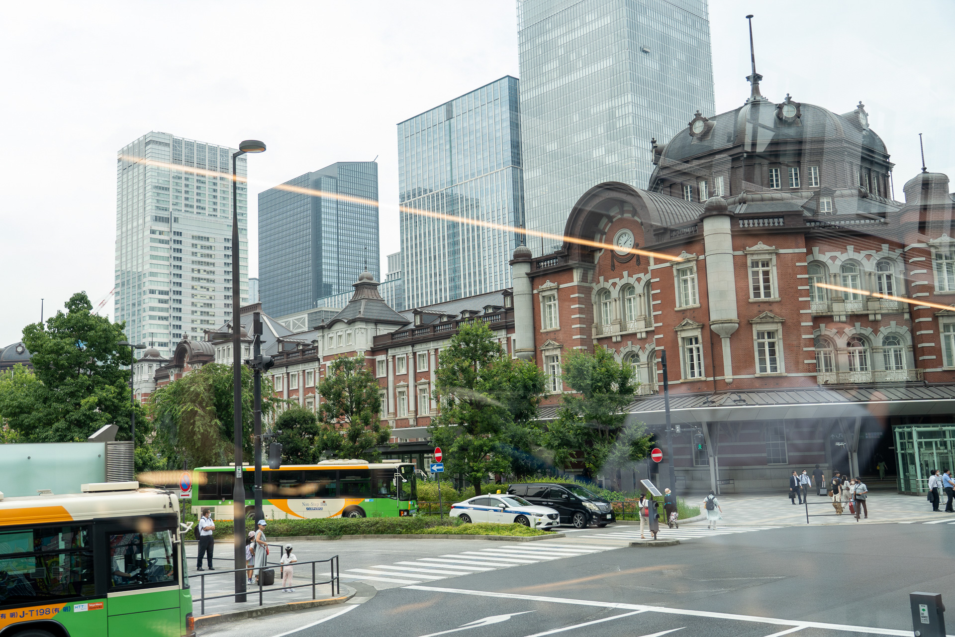 東京駅の丸の内側に戻ってきた