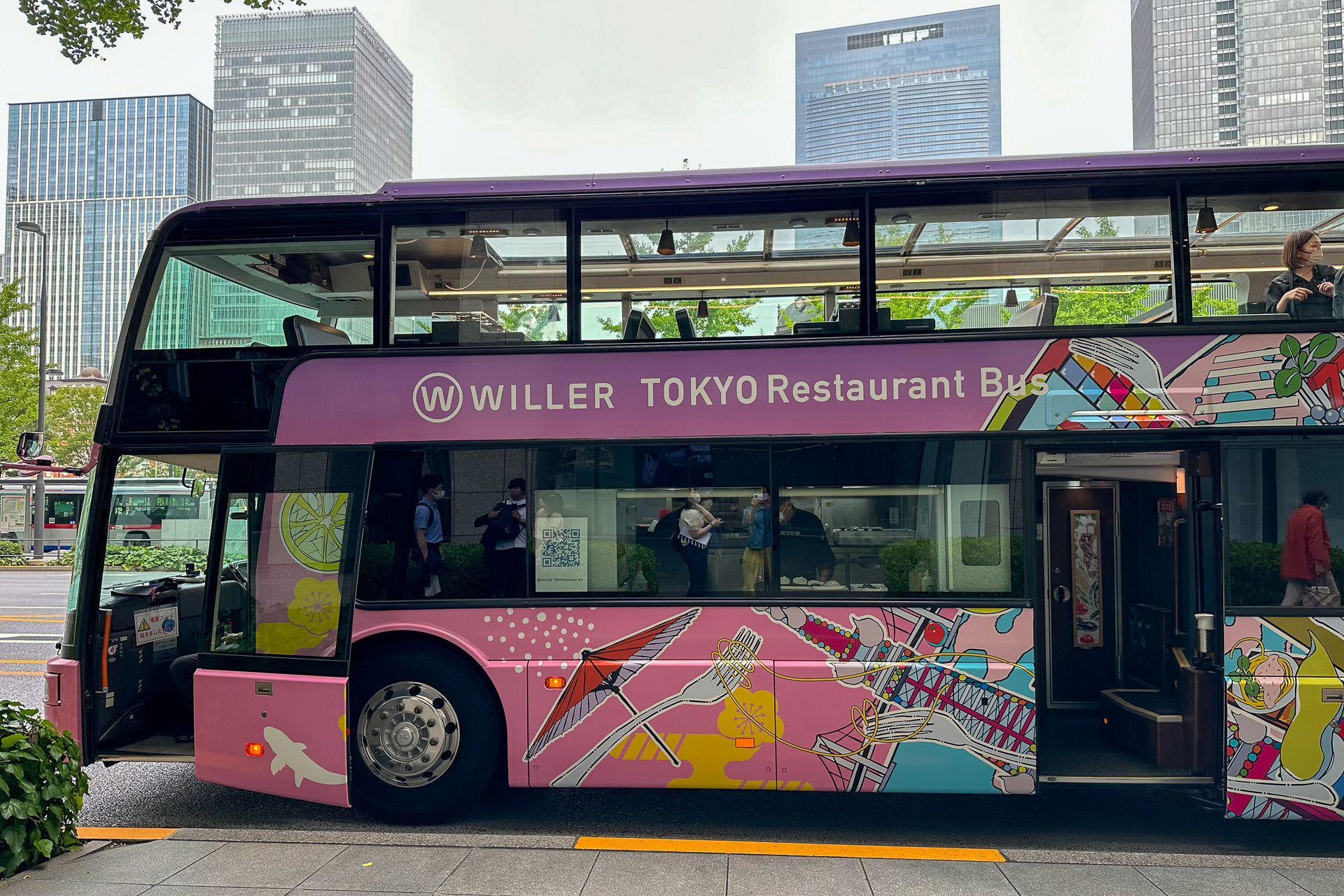 当初は期間限定で2022年6月にスタートした川崎工場夜景コースは、好評で今年1月から通年運行となっているとのこと