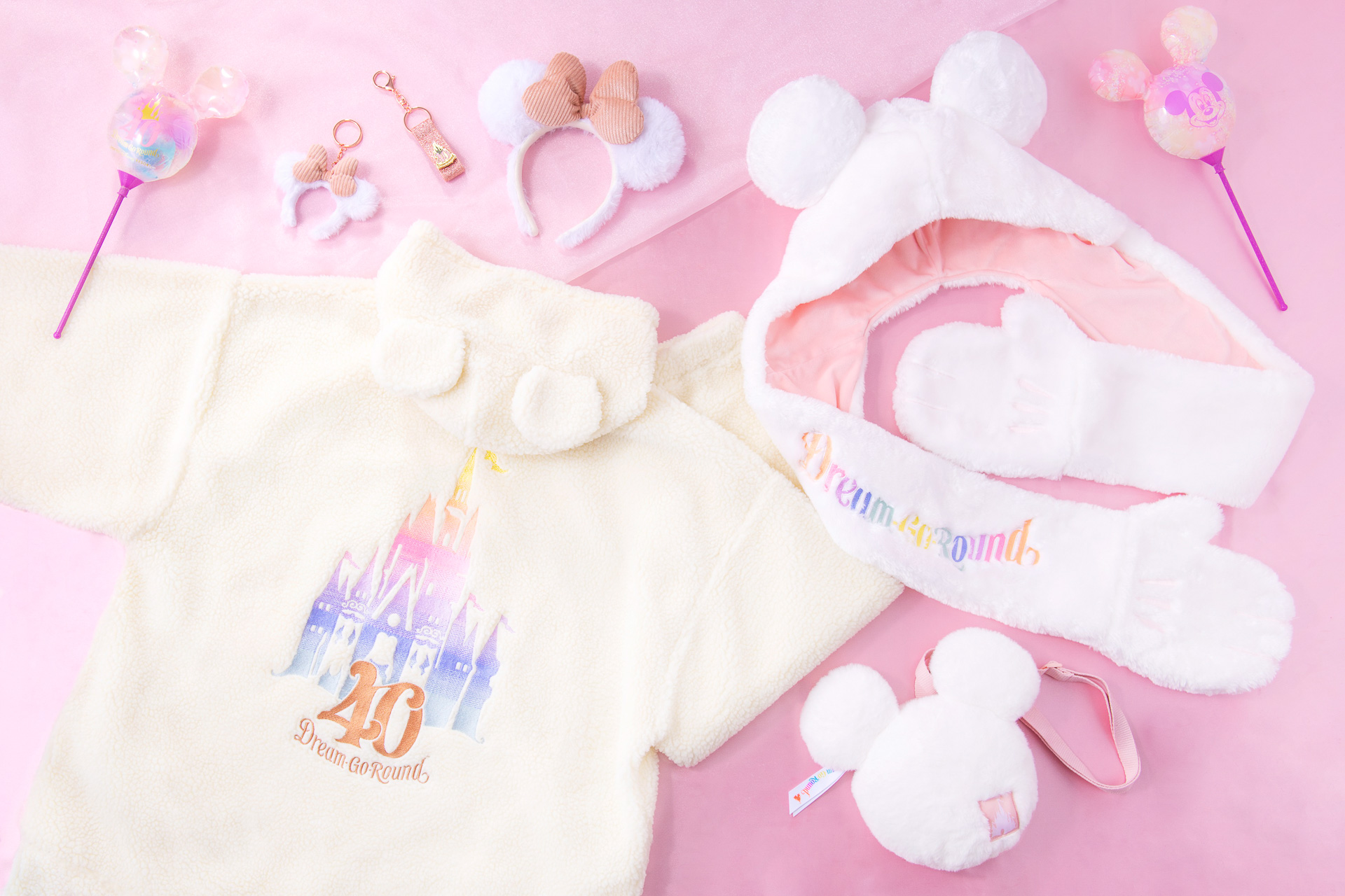 冬のリンクコーデにぴったりな、ふわもこ40周年アイテムが東京ディズニーリゾートで発売される