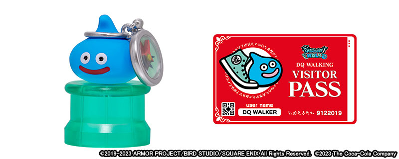 初回入場時にもらえる「ドラゴンクエストウォーク」ペットボトルキャップ スラミチと「“リアル”マイレージカード（「Coke ON」コラボバージョン）」