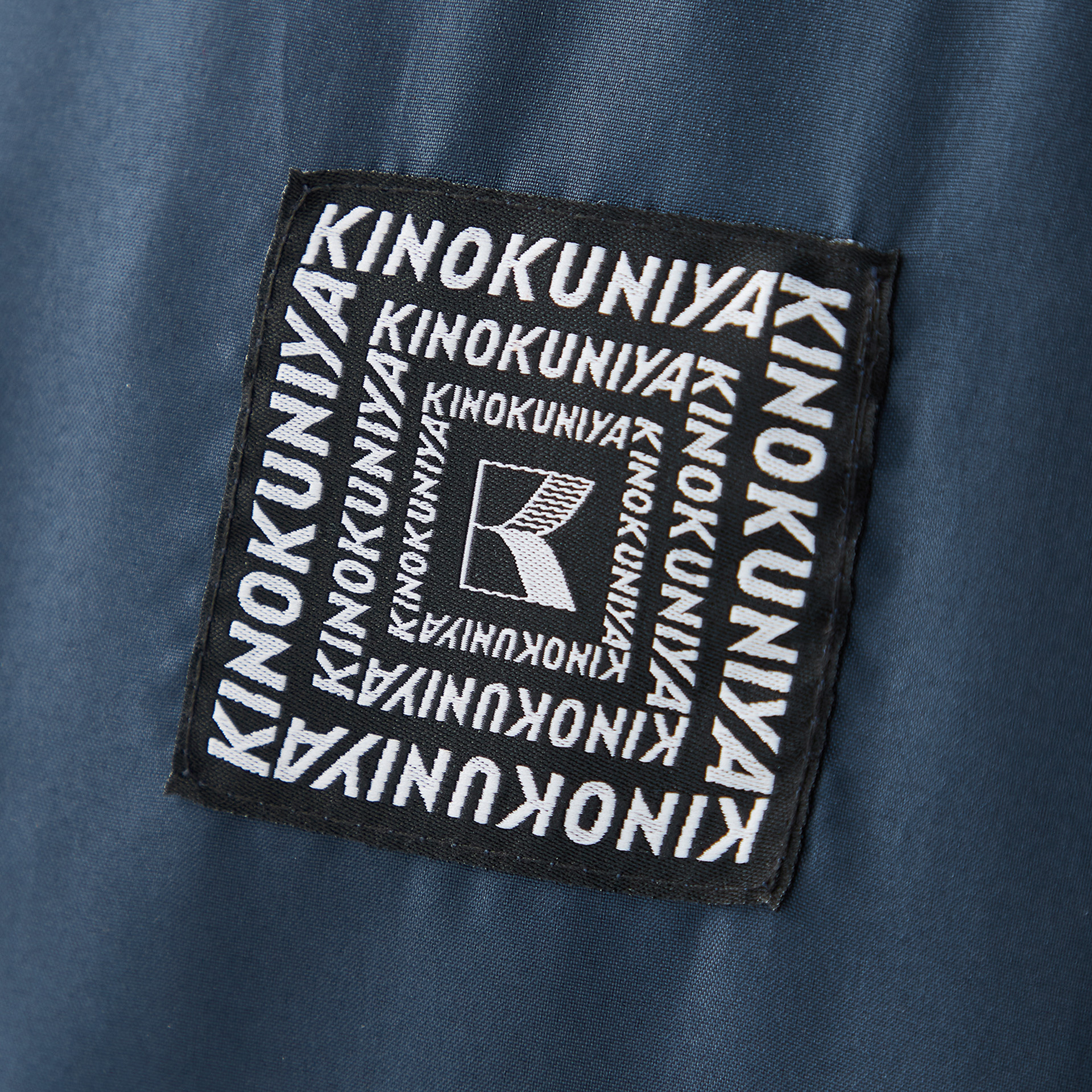 おなじみの紀伊國屋の織りネーム付き