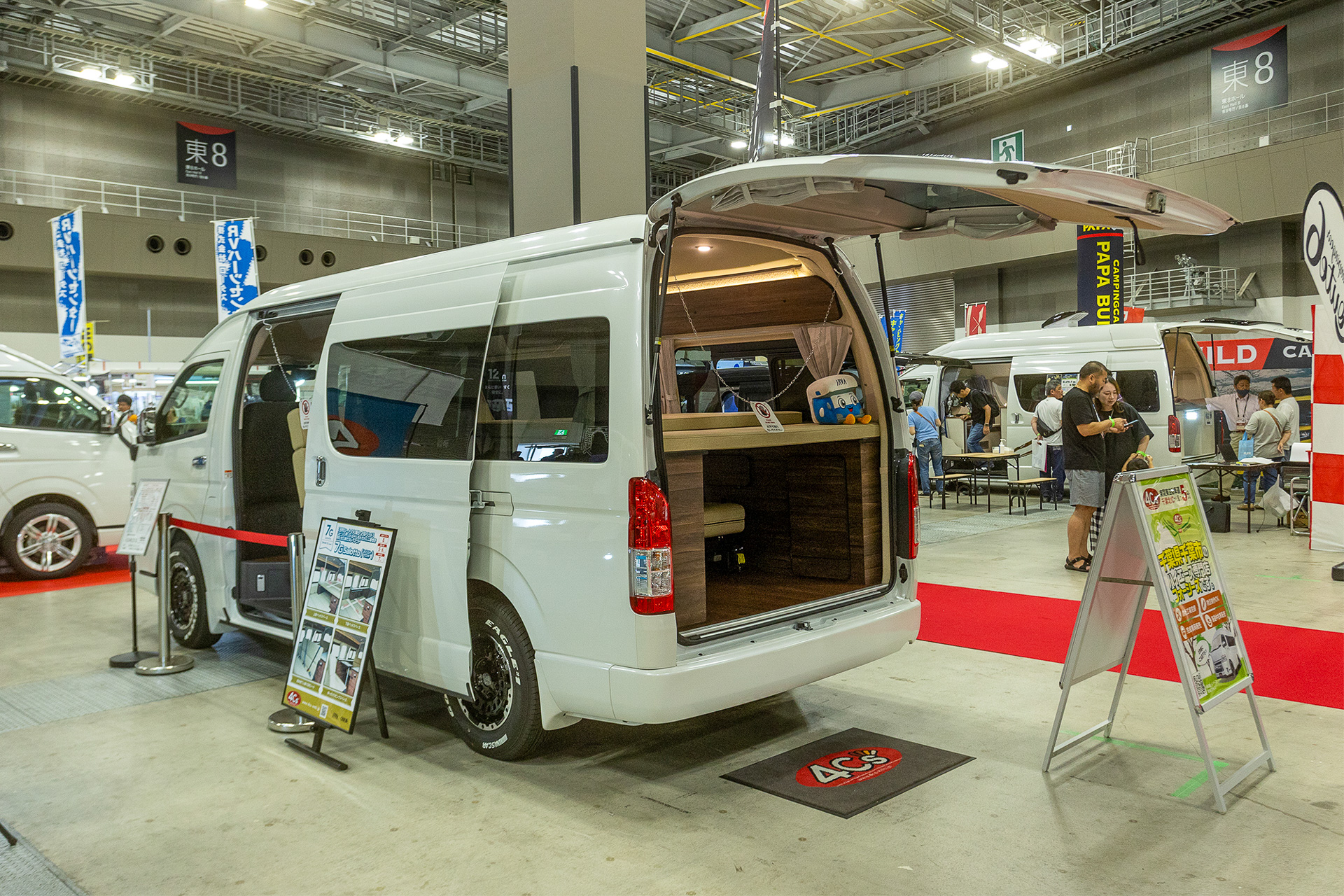 トヨタ ハイエースをベースにしたキャンピングカー。バンコンバージョンタイプで日本のキャンピングカーではこれが主流