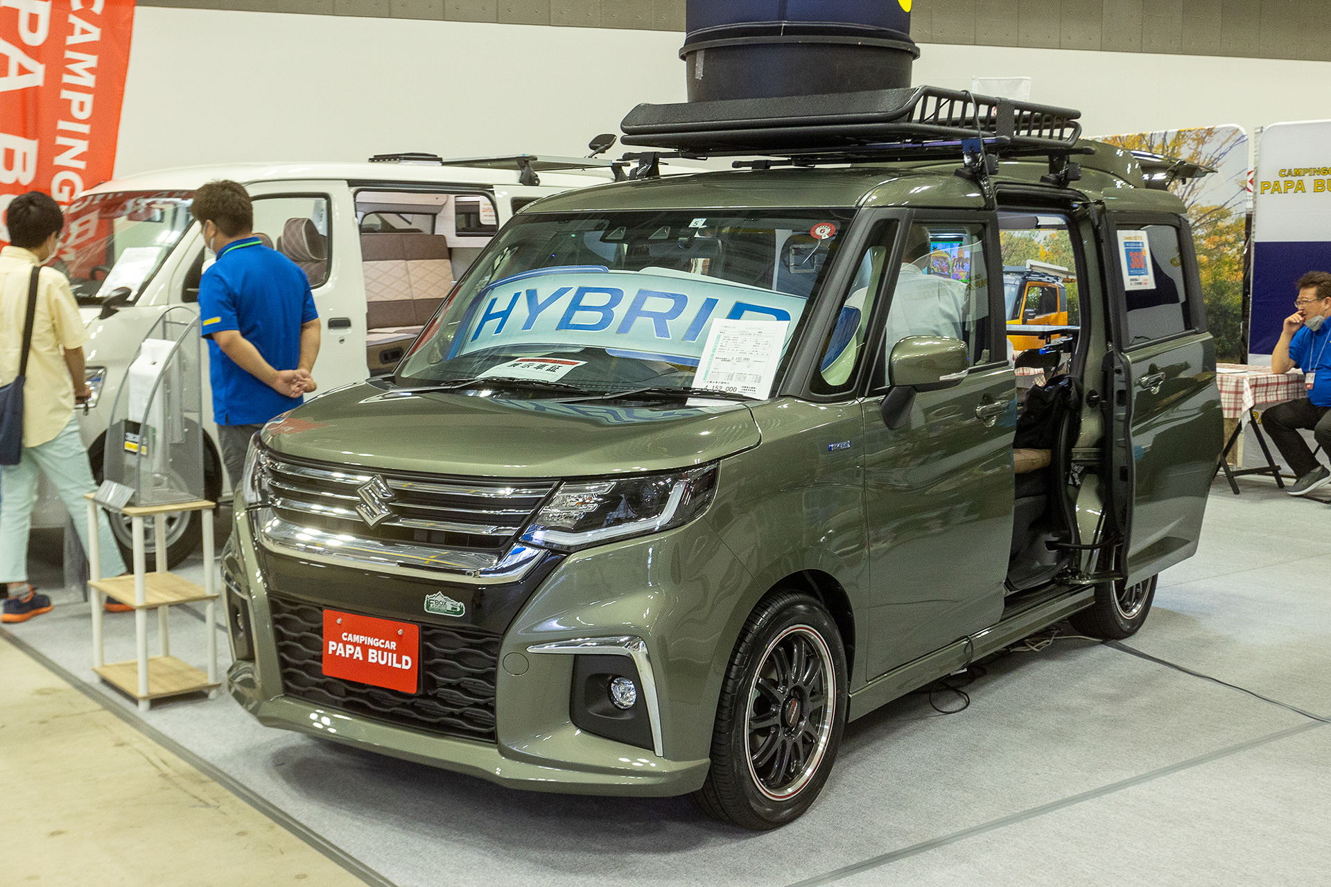 コンパクトカーベースのキャンピングカーも種類は少ないがある。通期や買い物が多く、たまに車中泊をするという人に向いている