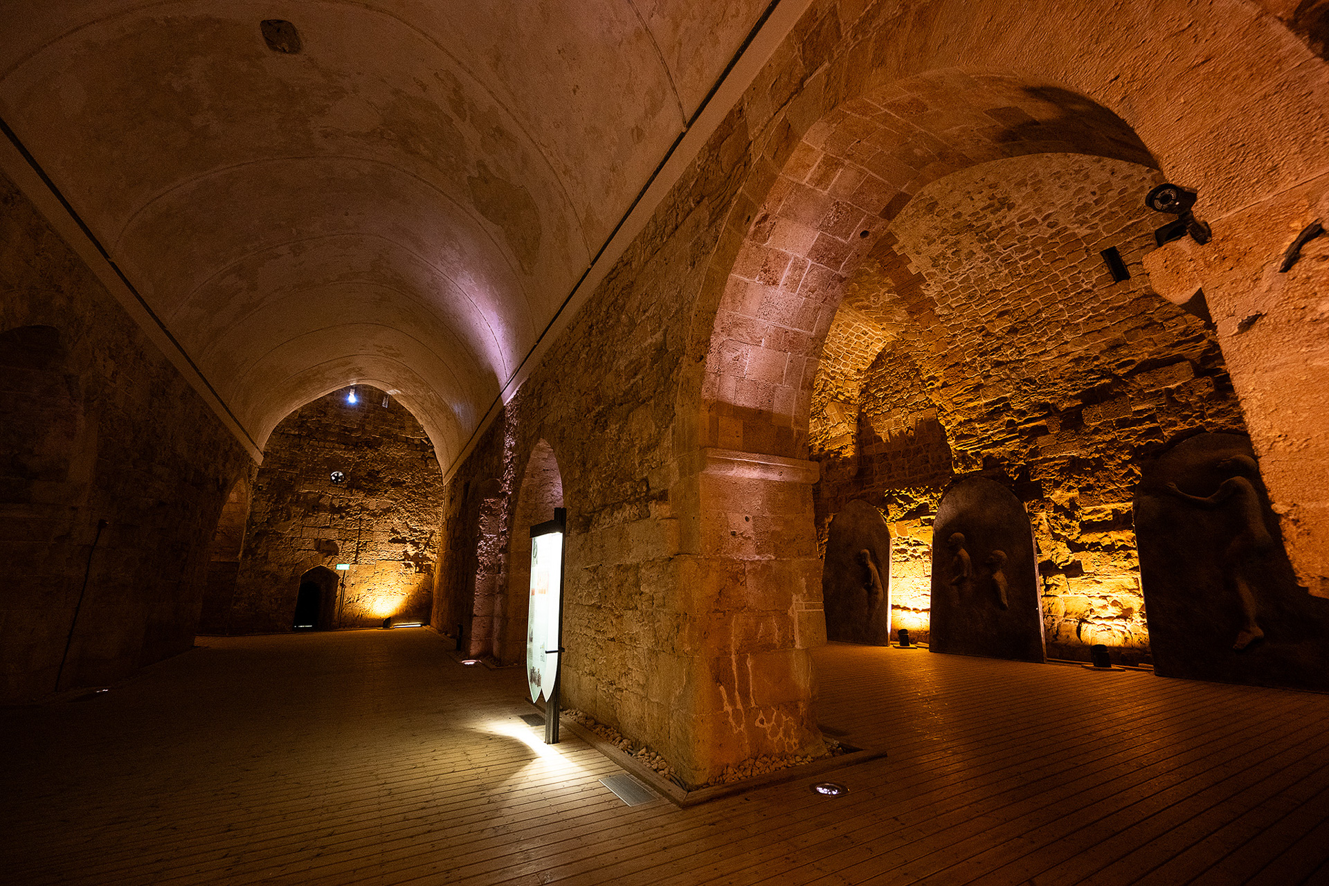 騎士たちが過ごしたであろう北方ナイツホール。当時の雰囲気に思いを馳せる