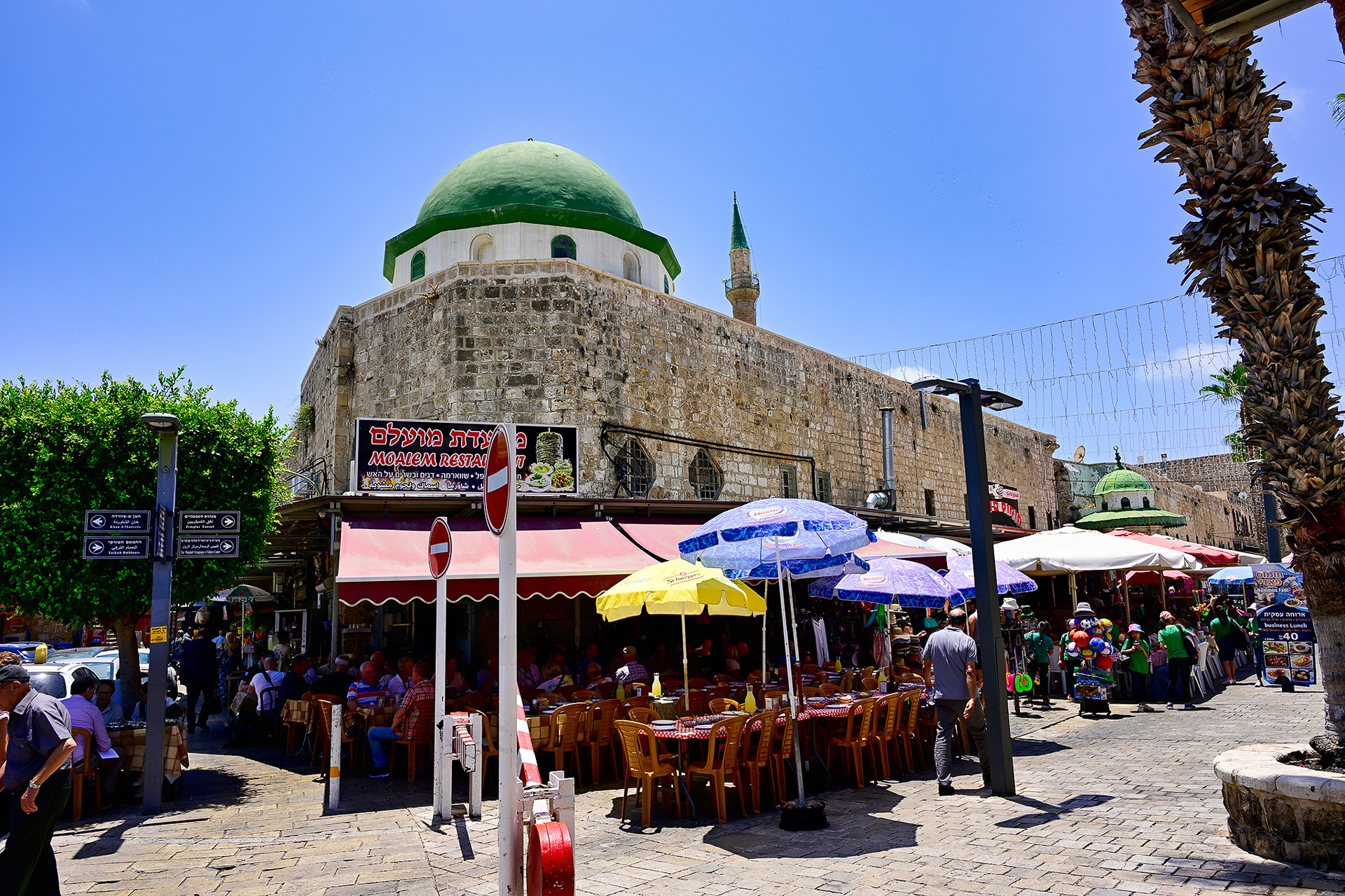 アッコにあるイスラエル料理のモアリムレストランでランチを。どれを食べても美味しい