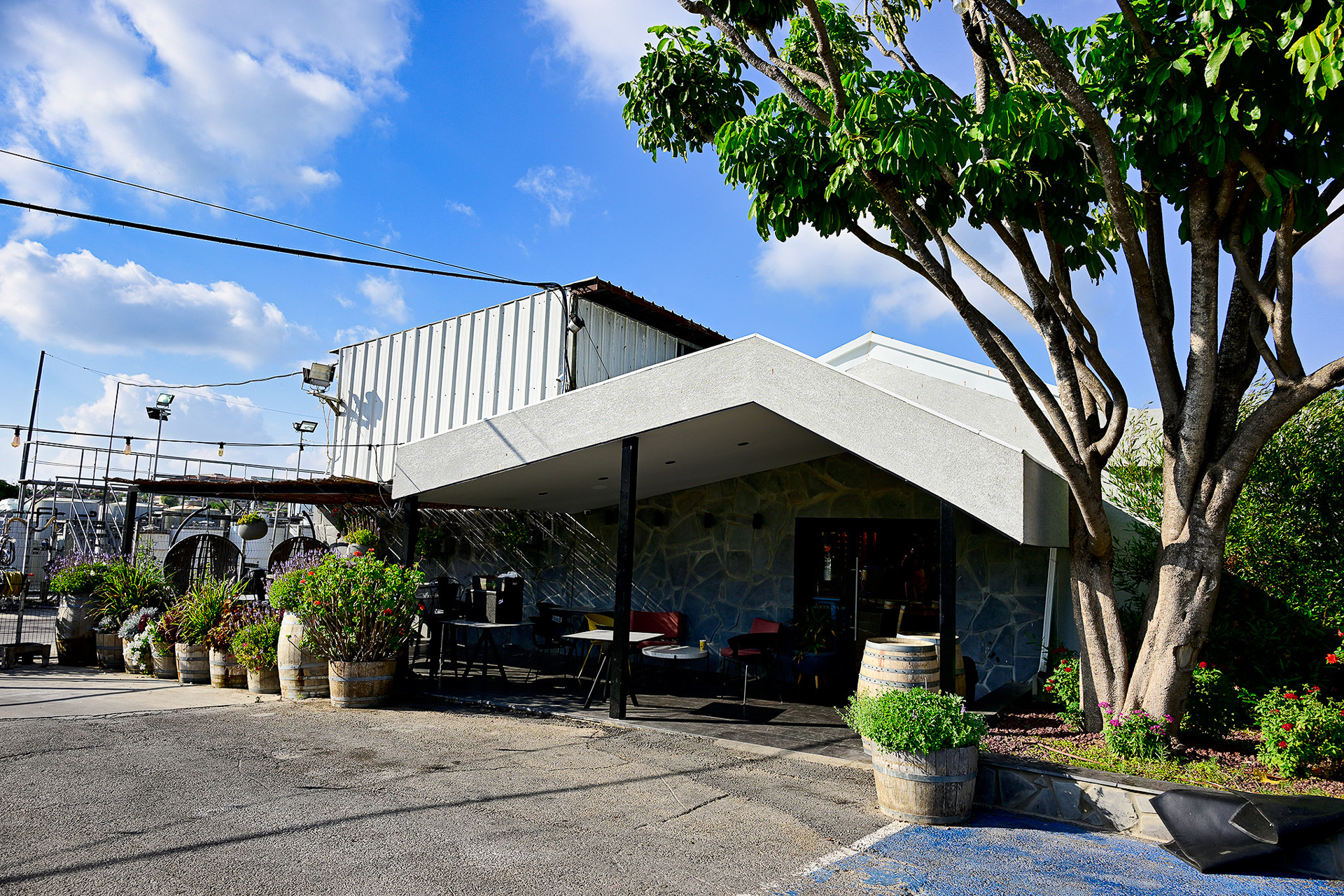 ワインについて深く知ることができるワークショップなども開かれている。アットホームな雰囲気で味わうワインの世界も素晴らしい