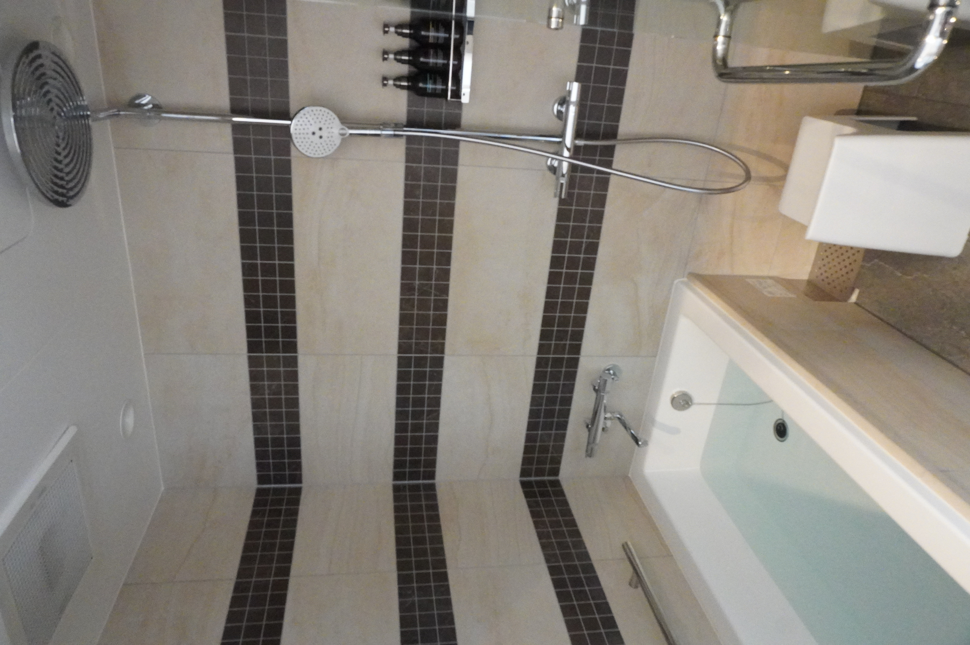 デラックスツインルームはバスタブ付きなのもうれしいポイント