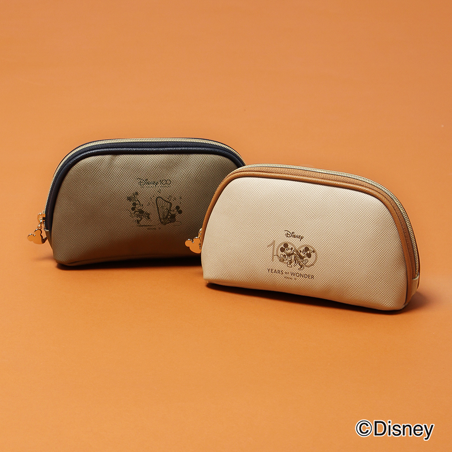 「Disney100 型押しフェイクレザーポーチ」（5390円）