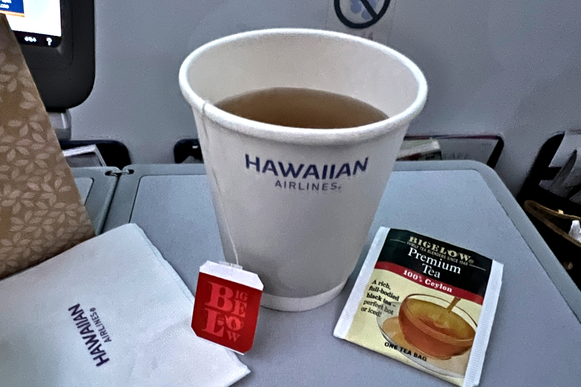 日本茶や紅茶、水のほか、ジュースなどのソフトドリンクもいろいろ