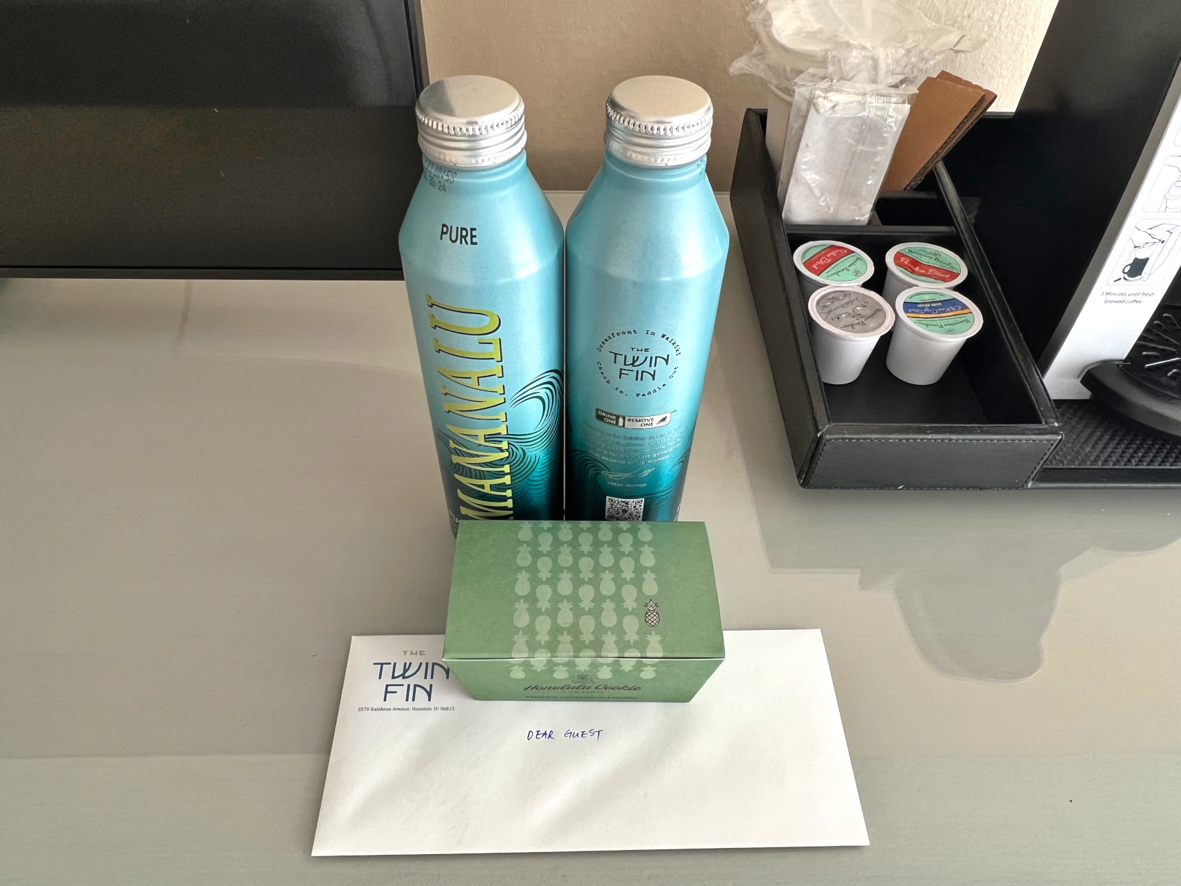 リサイクルボックスやウォーターサーバー用のボトルを用意するなどエコ意識も高い