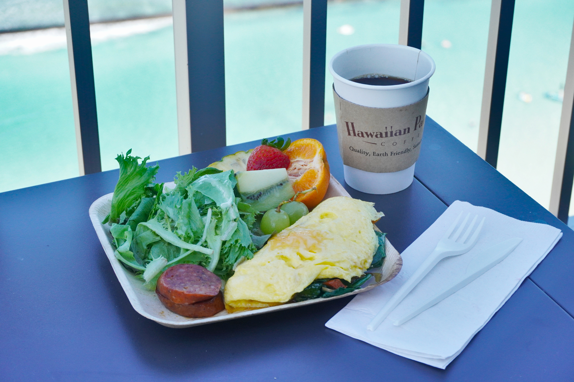 海の絶景を眺めながら朝食が味わえる