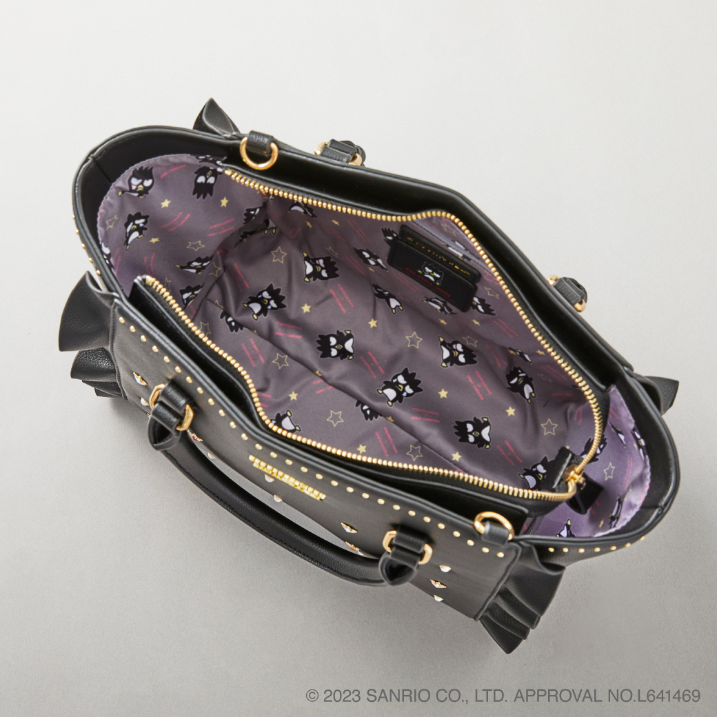 バッグの裏地はオリジナルの総柄を使用