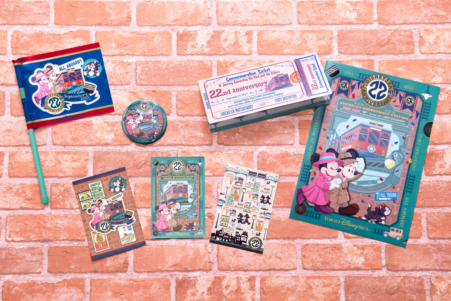 東京ディズニーシー開園22周年のアニバーサリーグッズは「ディズニーシー・エレクトリックレールウェイ」をデザイン