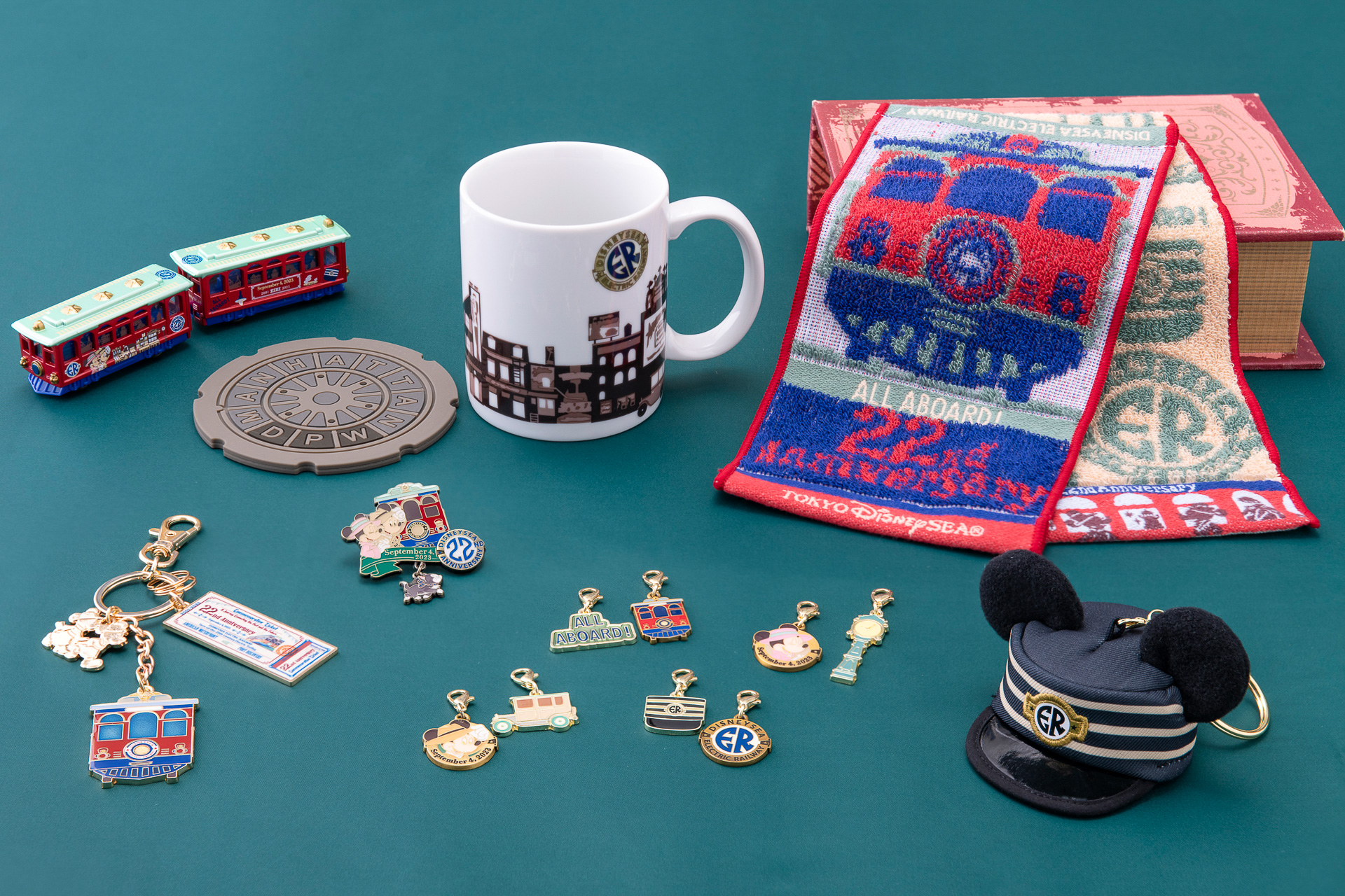 アトラクションモチーフのアイテムも登場。ファンにはたまらない！
